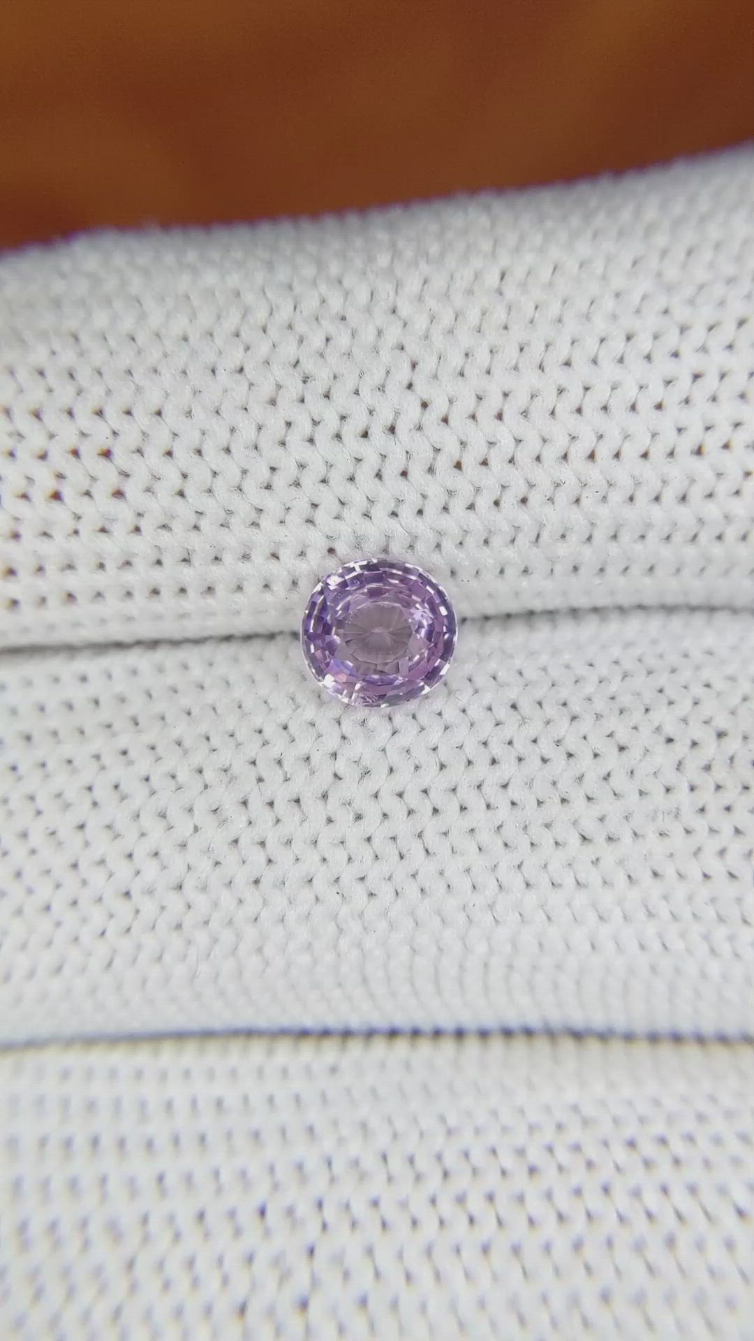 1.00 Ct. Spinel from Ceylon (Sri Lanka) Size Video