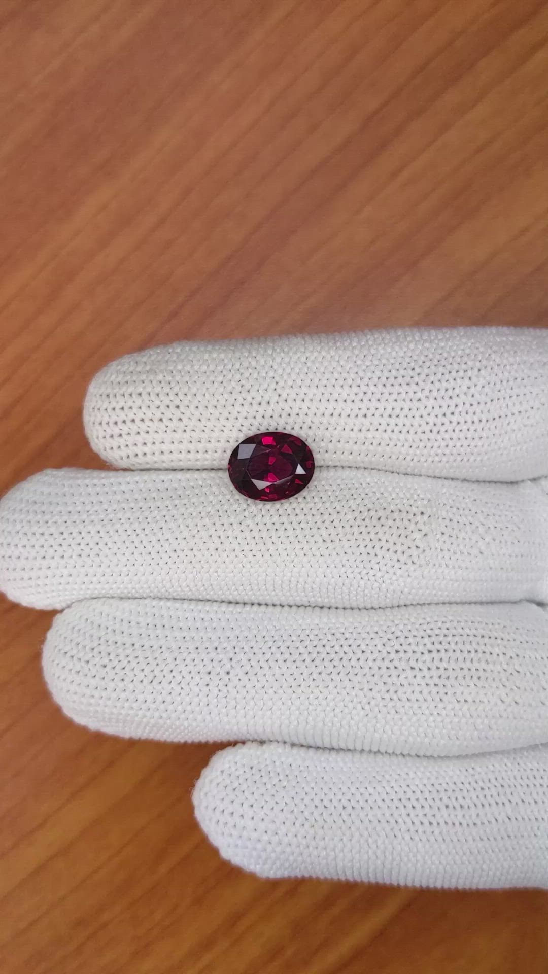 3.67 Ct. Rhodolite Garnet from Ceylon (Sri Lanka) Size Video