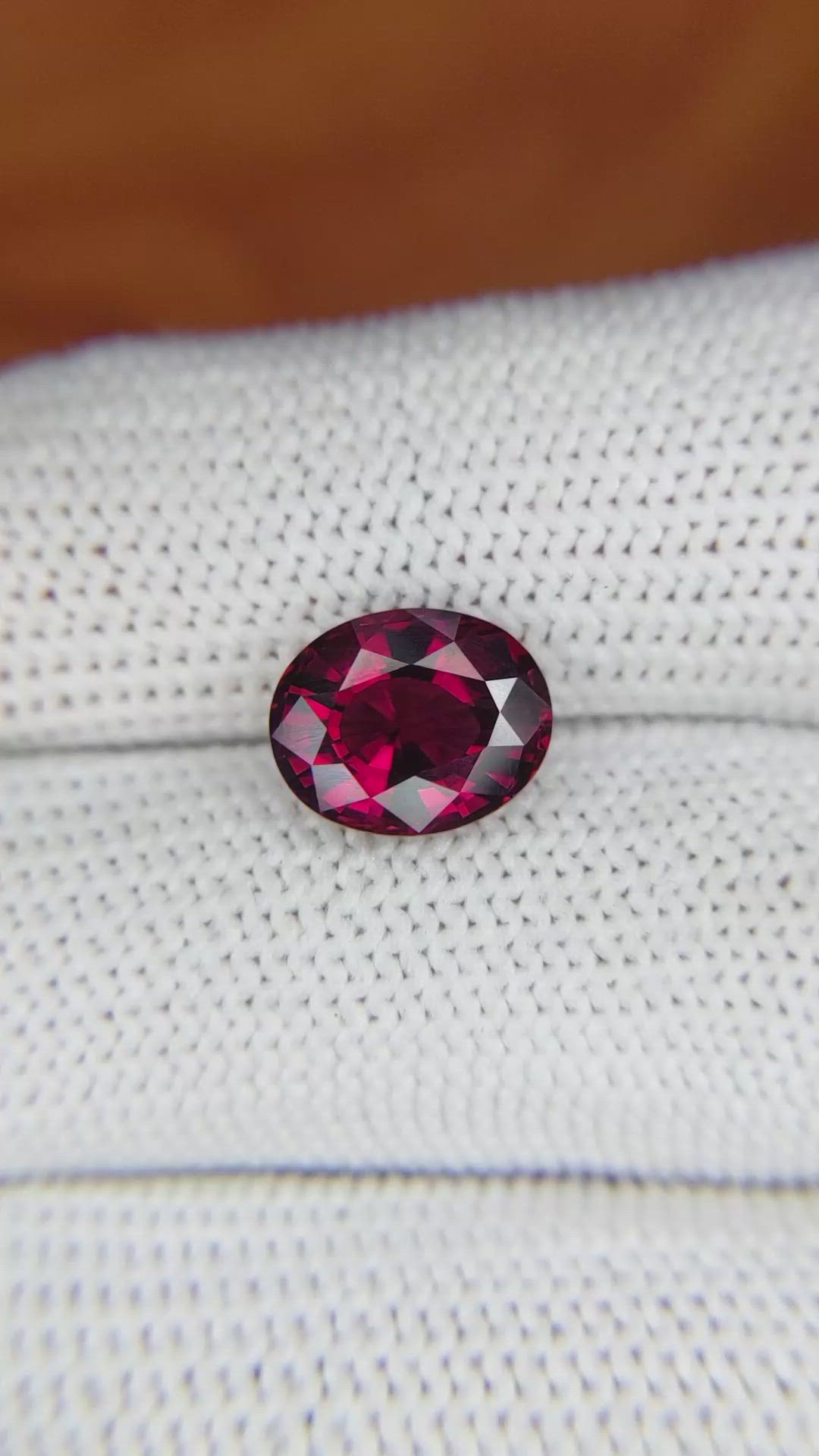 3.67 Ct. Rhodolite Garnet from Ceylon (Sri Lanka) Size Video