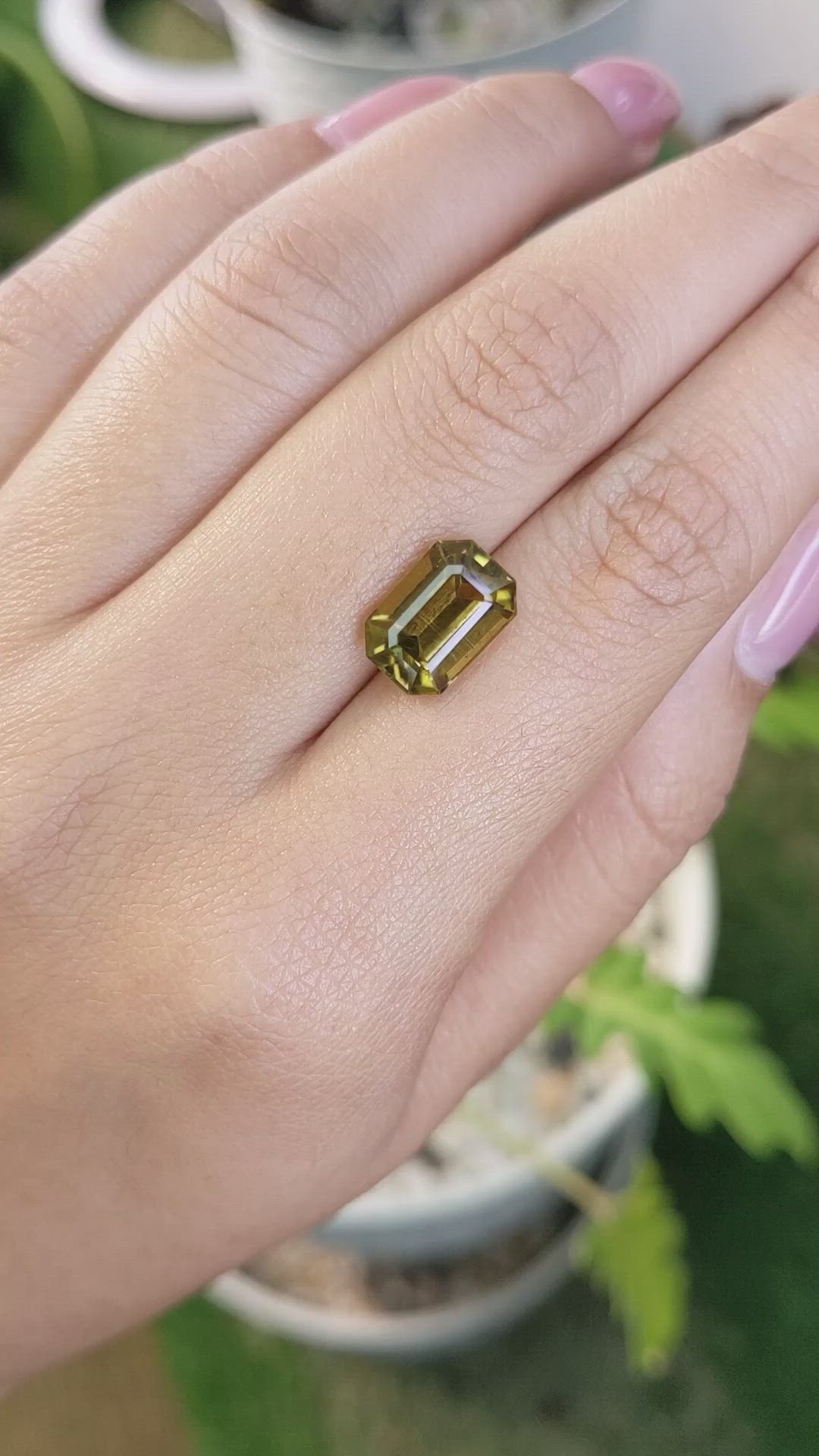 4.68 Ct. Sinhalite from Ceylon (Sri Lanka) Size Video