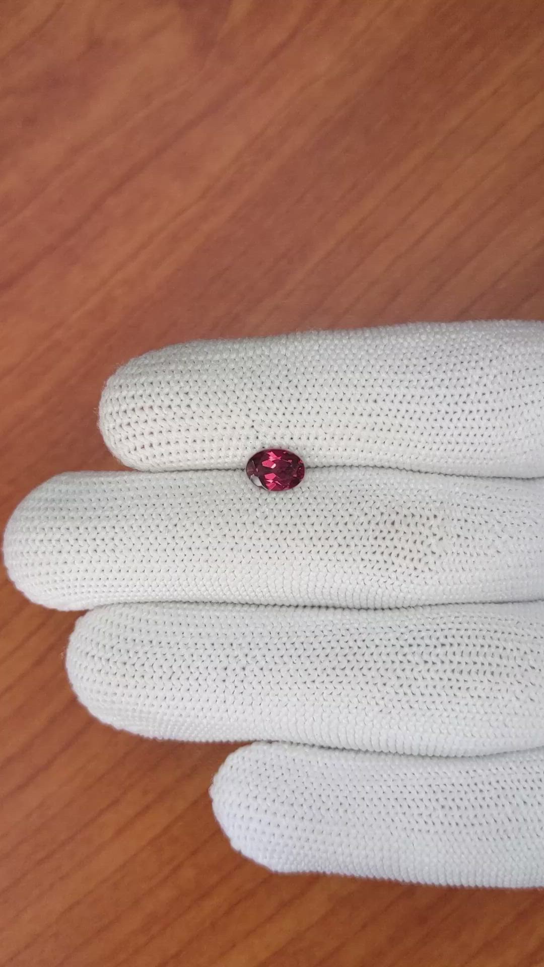 0.98 Ct. Rhodolite Garnet from Ceylon (Sri Lanka) Size Video