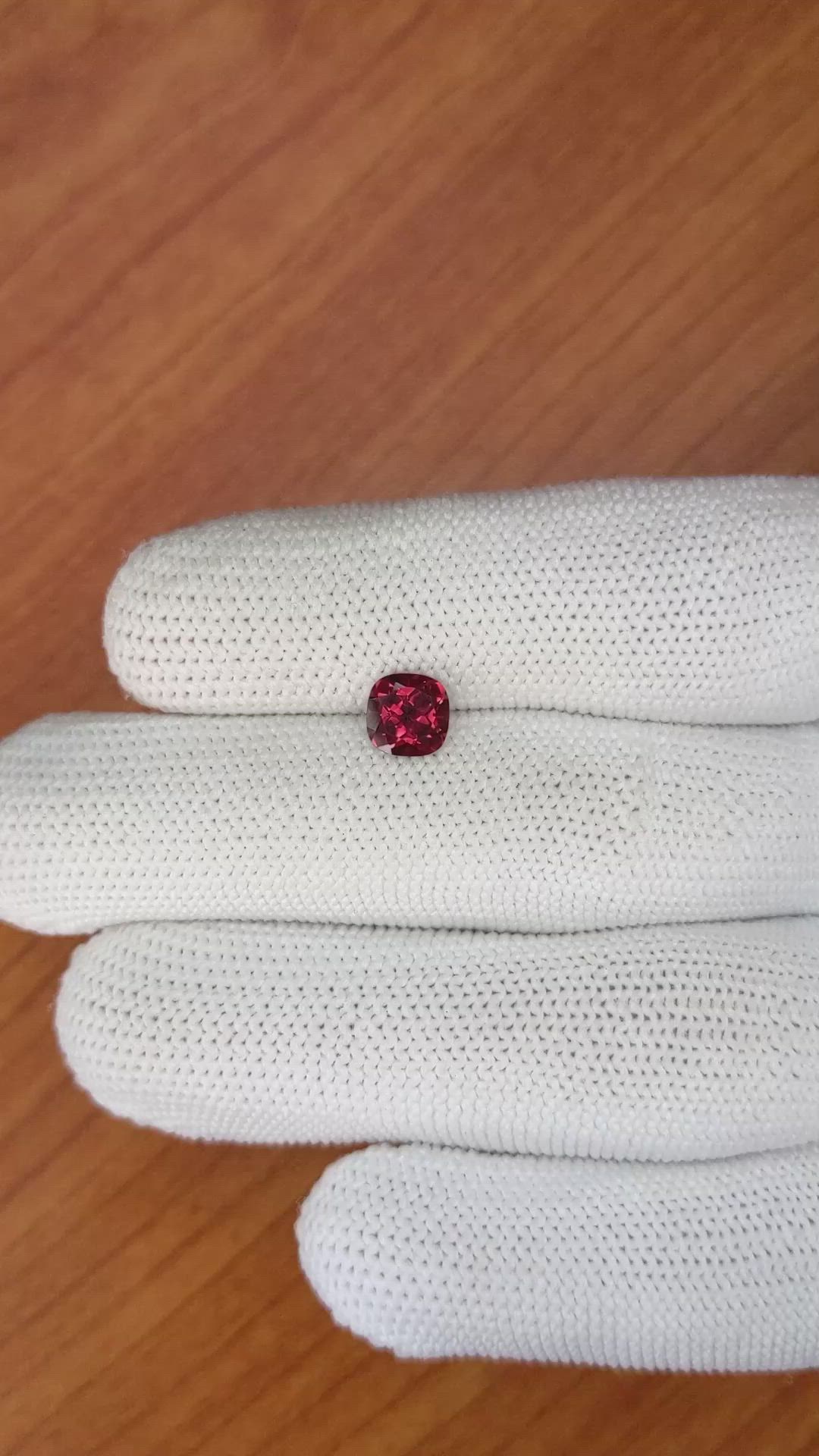 1.33 Ct. Rhodolite Garnet from Ceylon (Sri Lanka) Size Video
