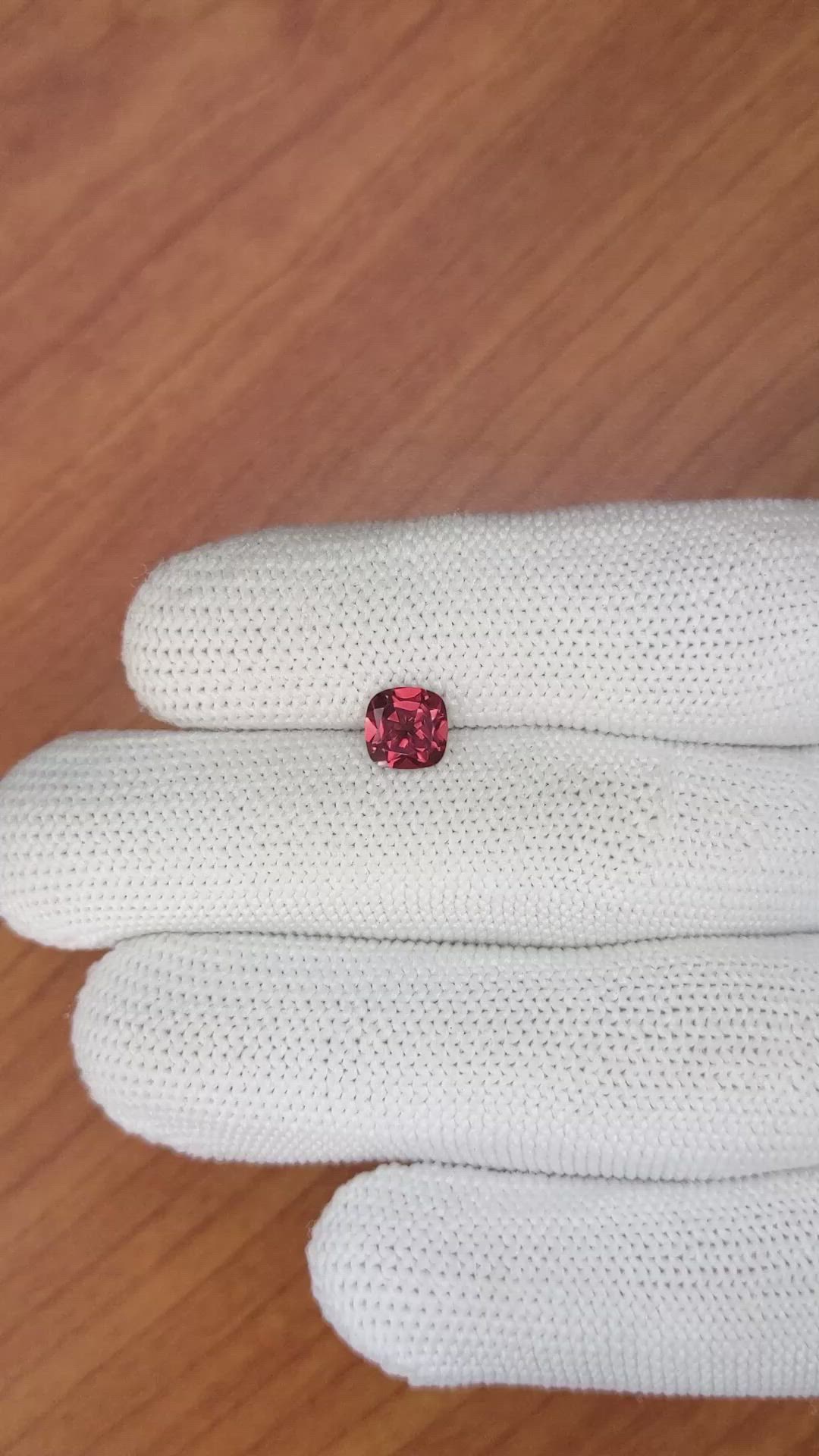 1.14 Ct. Rhodolite Garnet from Ceylon (Sri Lanka) Size Video
