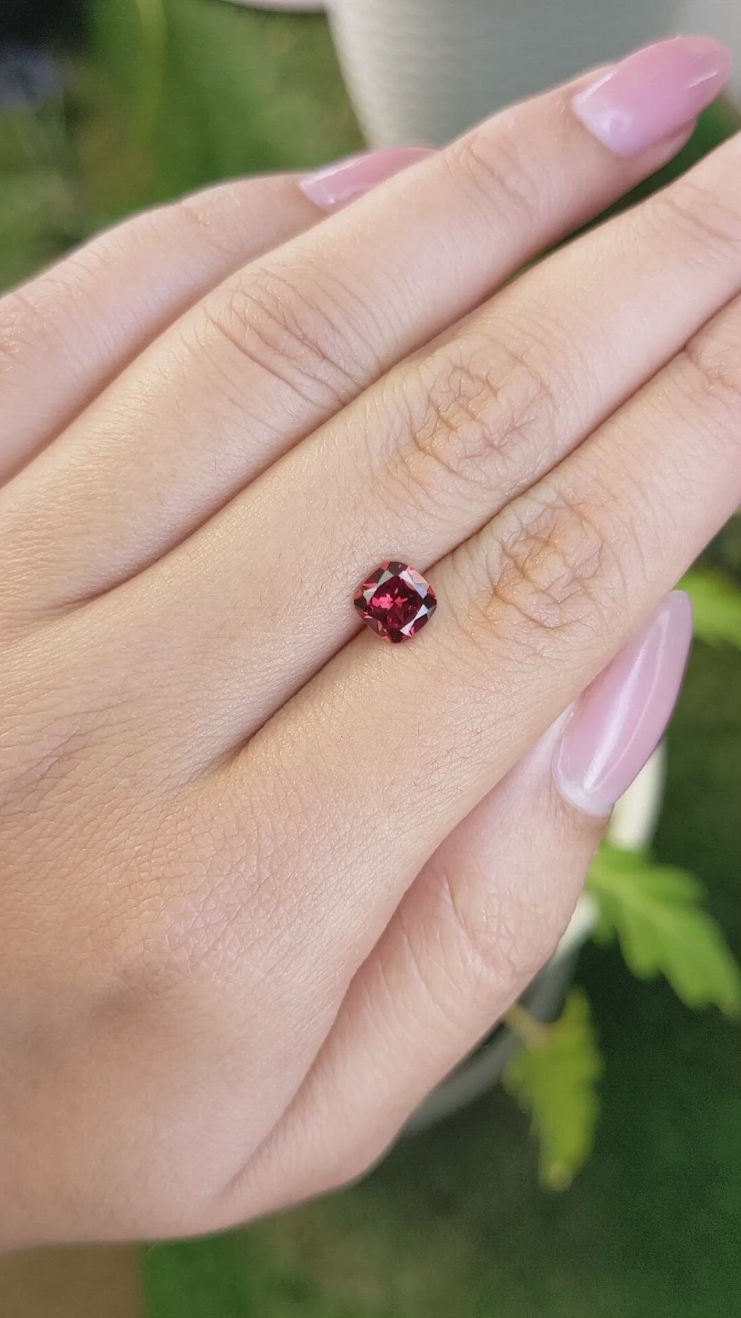 1.14 Ct. Rhodolite Garnet from Ceylon (Sri Lanka) Size Video