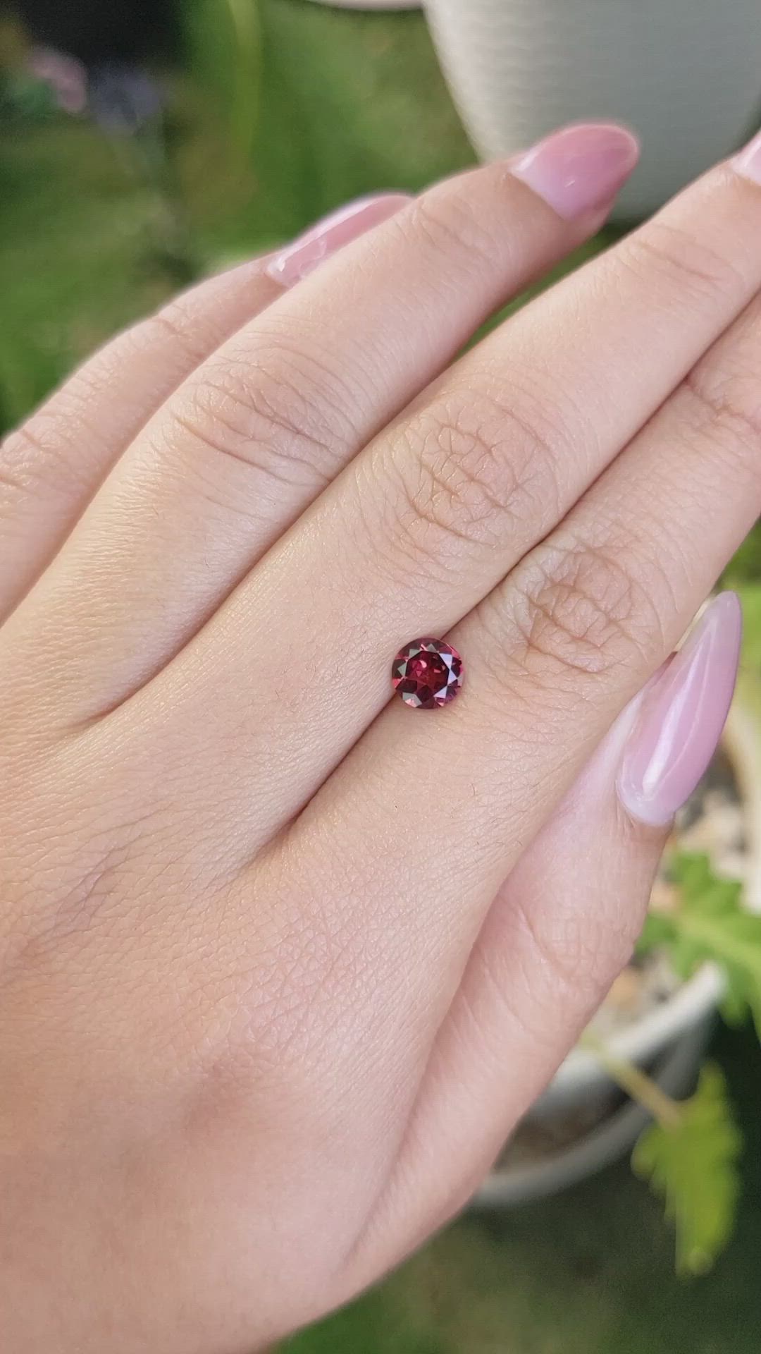 0.87 Ct. Rhodolite Garnet from Ceylon (Sri Lanka) Size Video