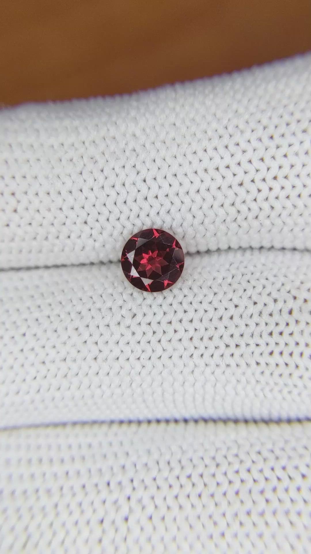 0.94 Ct. Rhodolite Garnet from Ceylon (Sri Lanka) Size Video