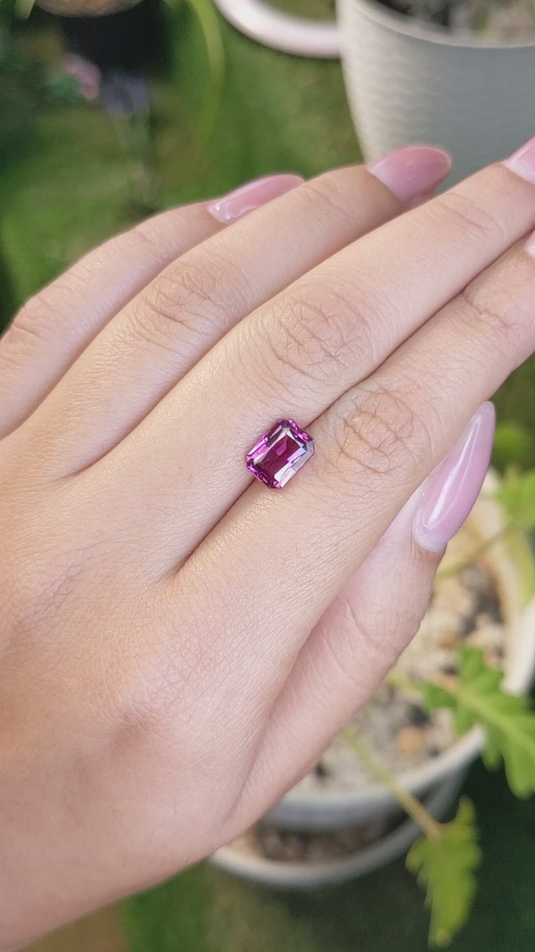 2.36 Ct. Rhodolite Garnet from Ceylon (Sri Lanka) Size Video