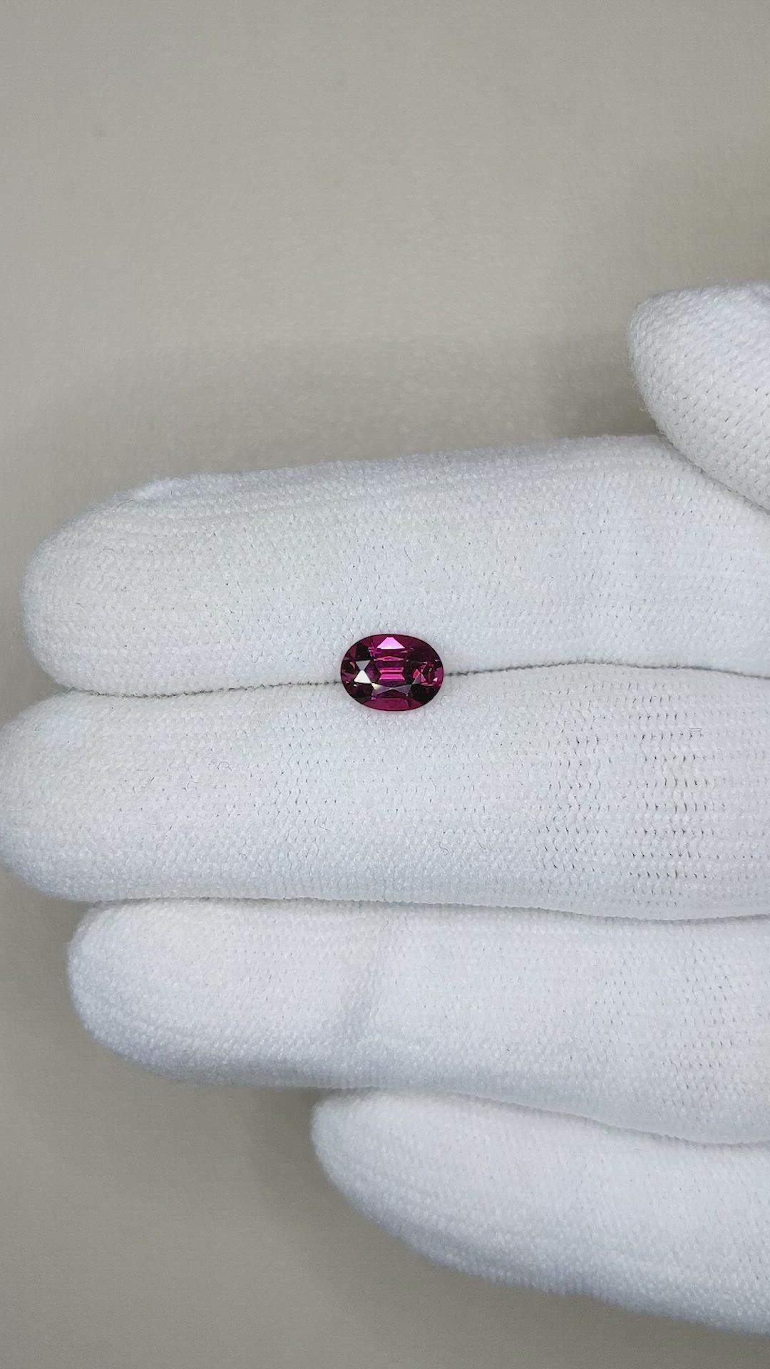 0.95 Ct. Garnet from Ceylon (Sri Lanka) Size Video