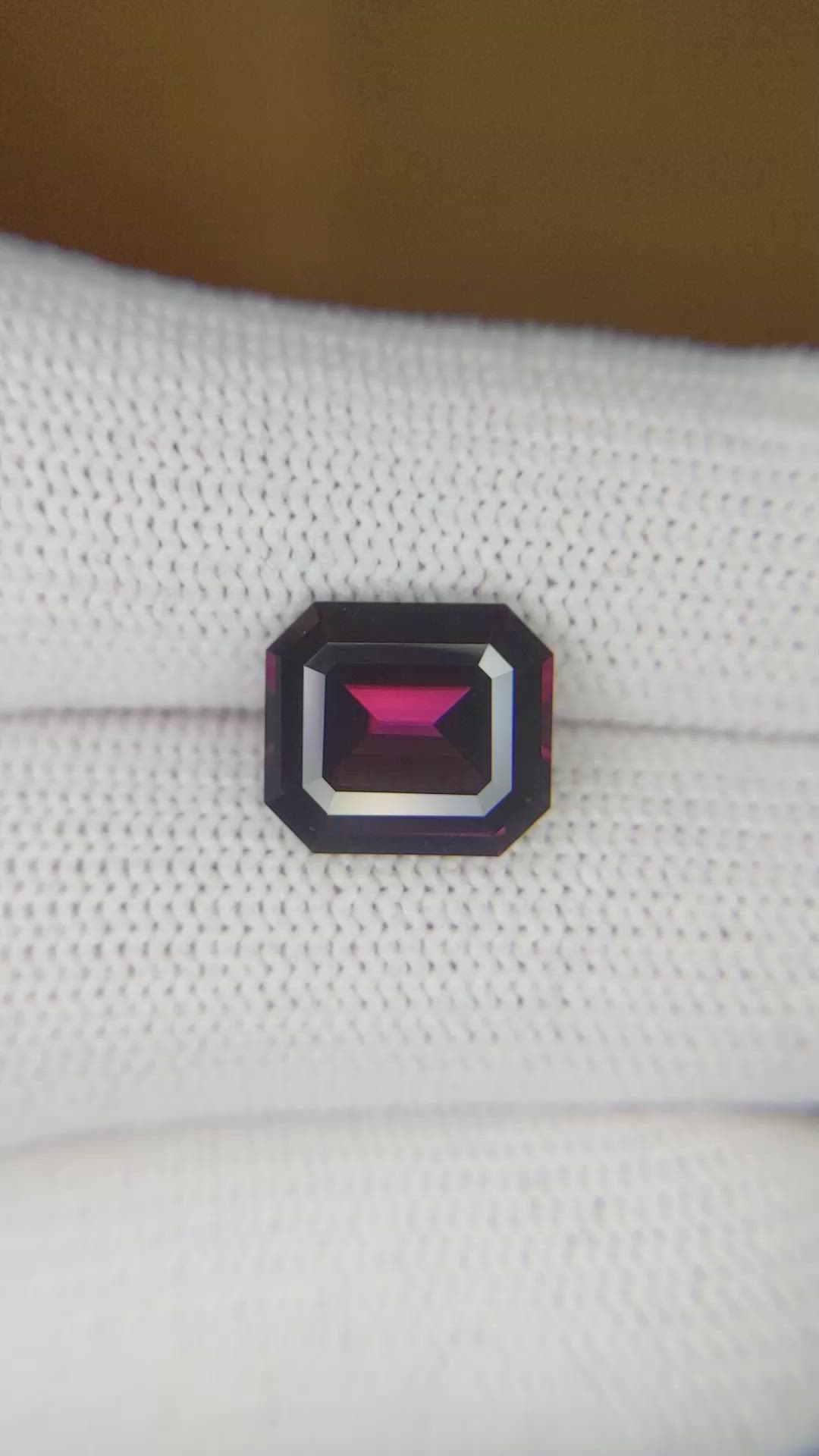 4.48 Ct. Spinel from Ceylon (Sri Lanka) Size Video