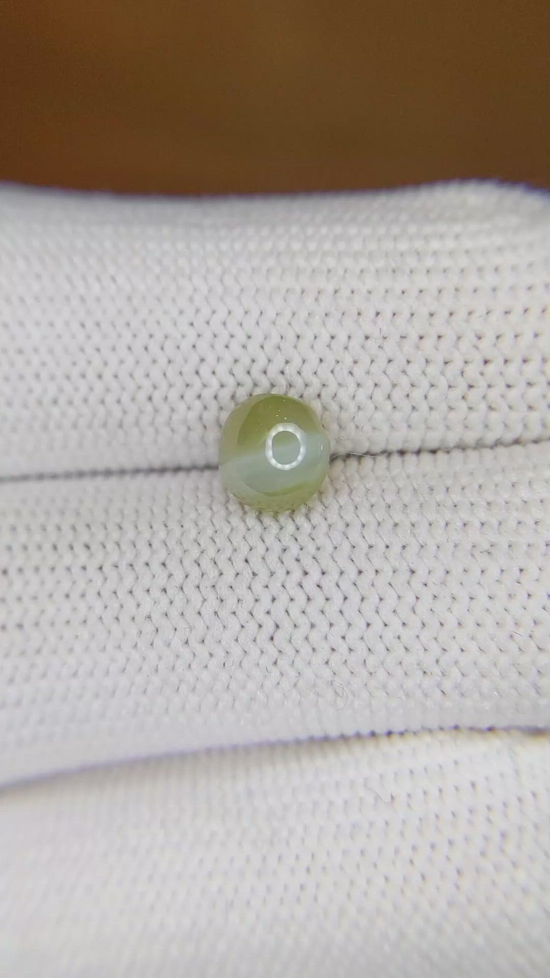 1.72 Ct. Cabochon Chrysoberyl from Ceylon (Sri Lanka) Size Video