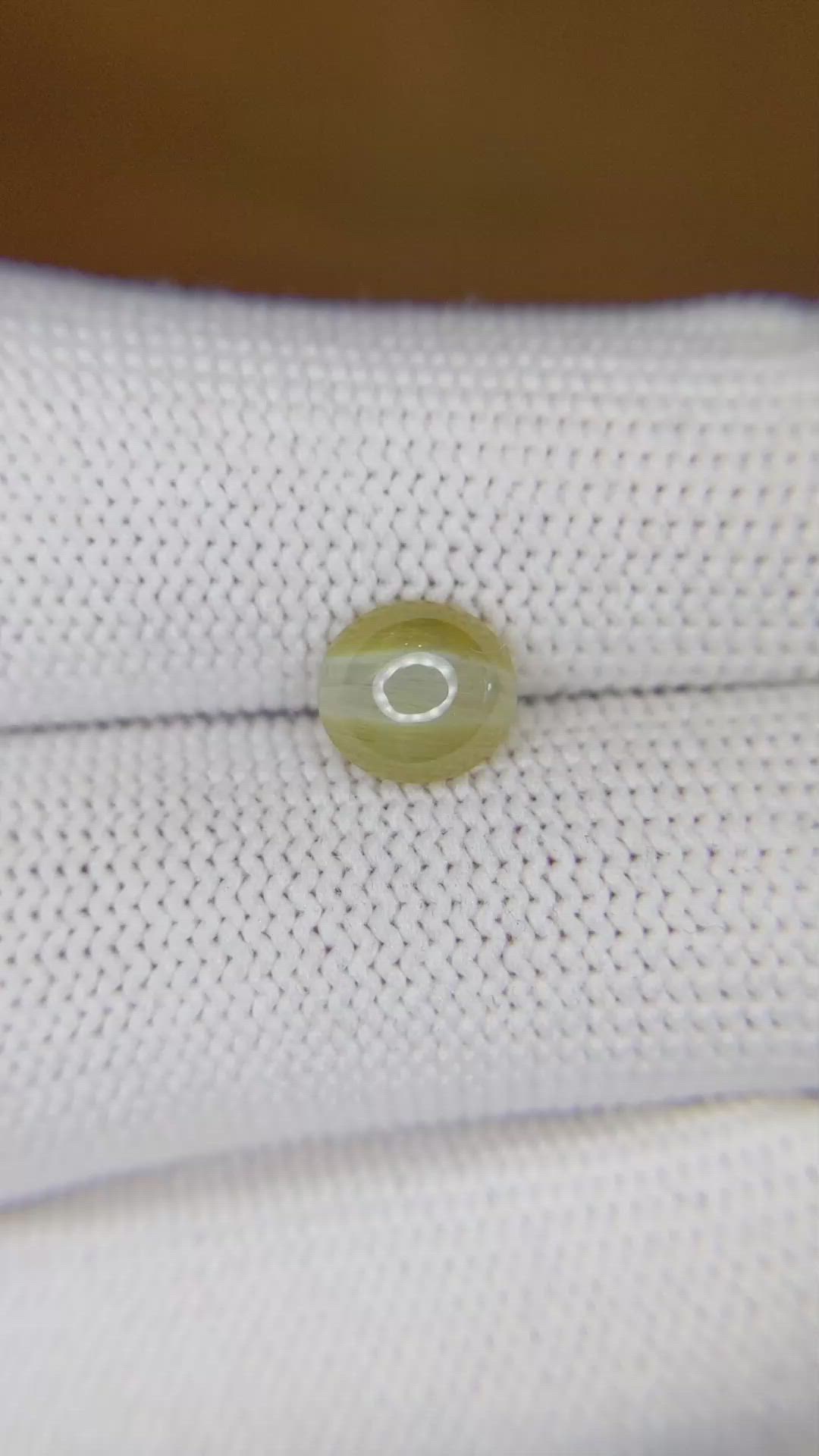 1.66 Ct. Cabochon Chrysoberyl from Ceylon (Sri Lanka) Size Video