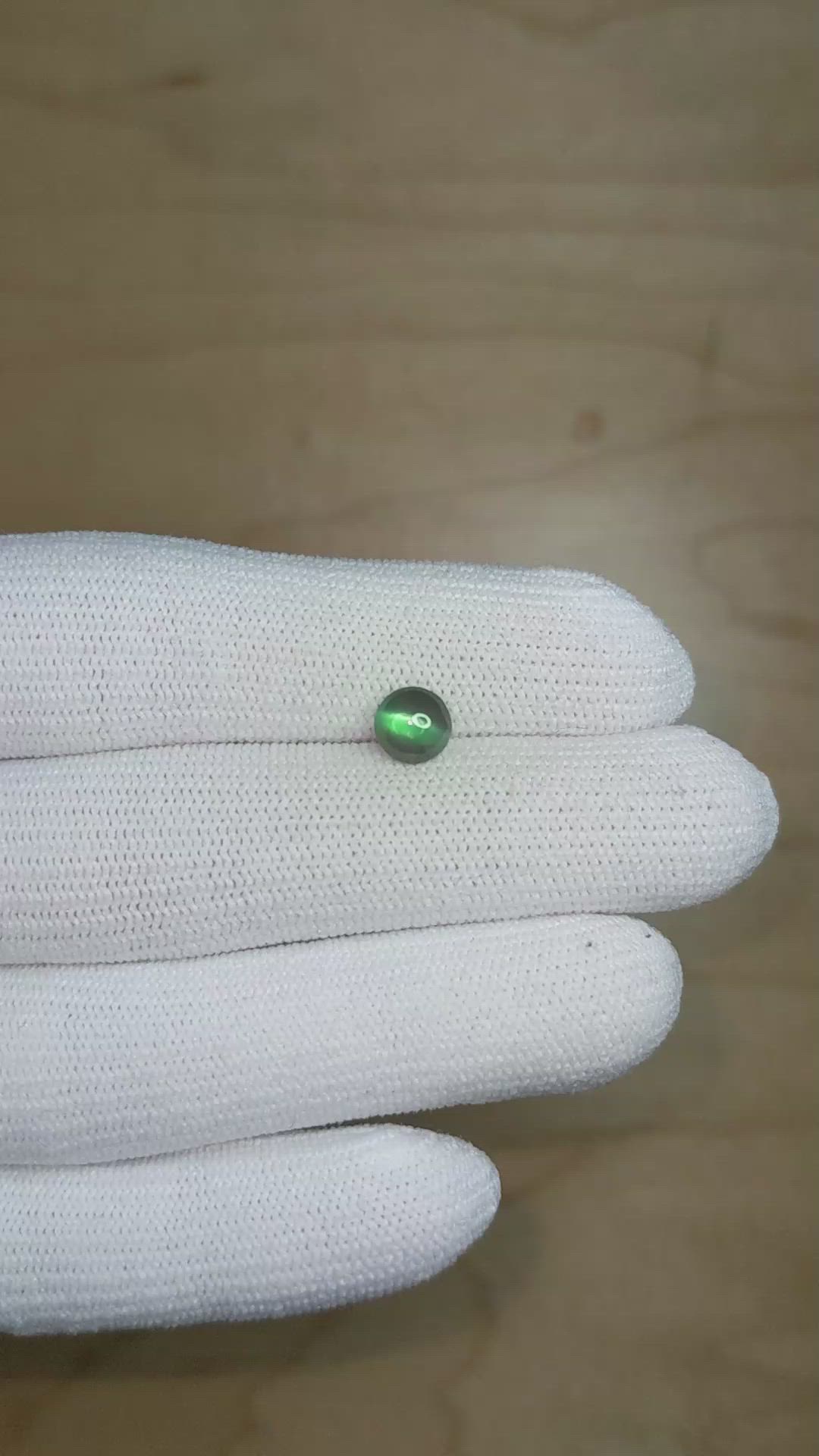 1.17 Ct. Cabochon Alexandrite from Ceylon (Sri Lanka) Size Video