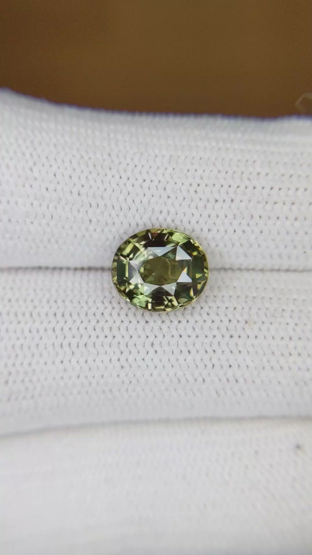 3.05 Ct. Alexandrite from Ceylon (Sri Lanka) Size Video