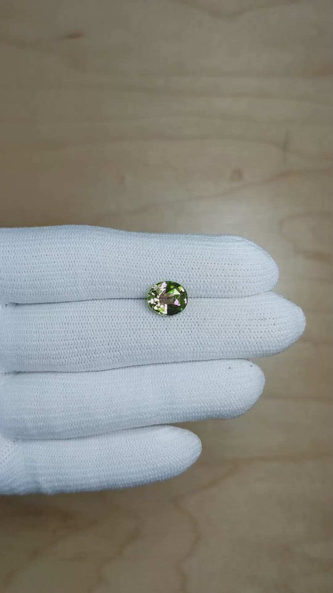 3.05 Ct. Alexandrite from Ceylon (Sri Lanka) Size Video