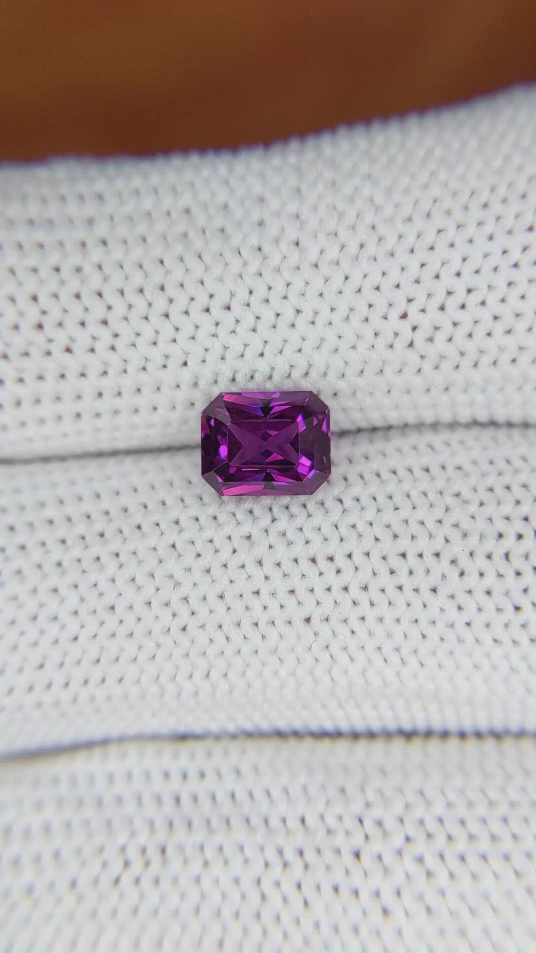 1.97 Ct. Spinel from Ceylon (Sri Lanka) Size Video