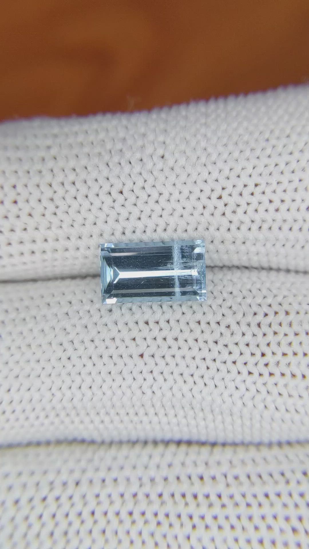 1.76 Ct. Aquamarine from Ceylon (Sri Lanka) Size Video