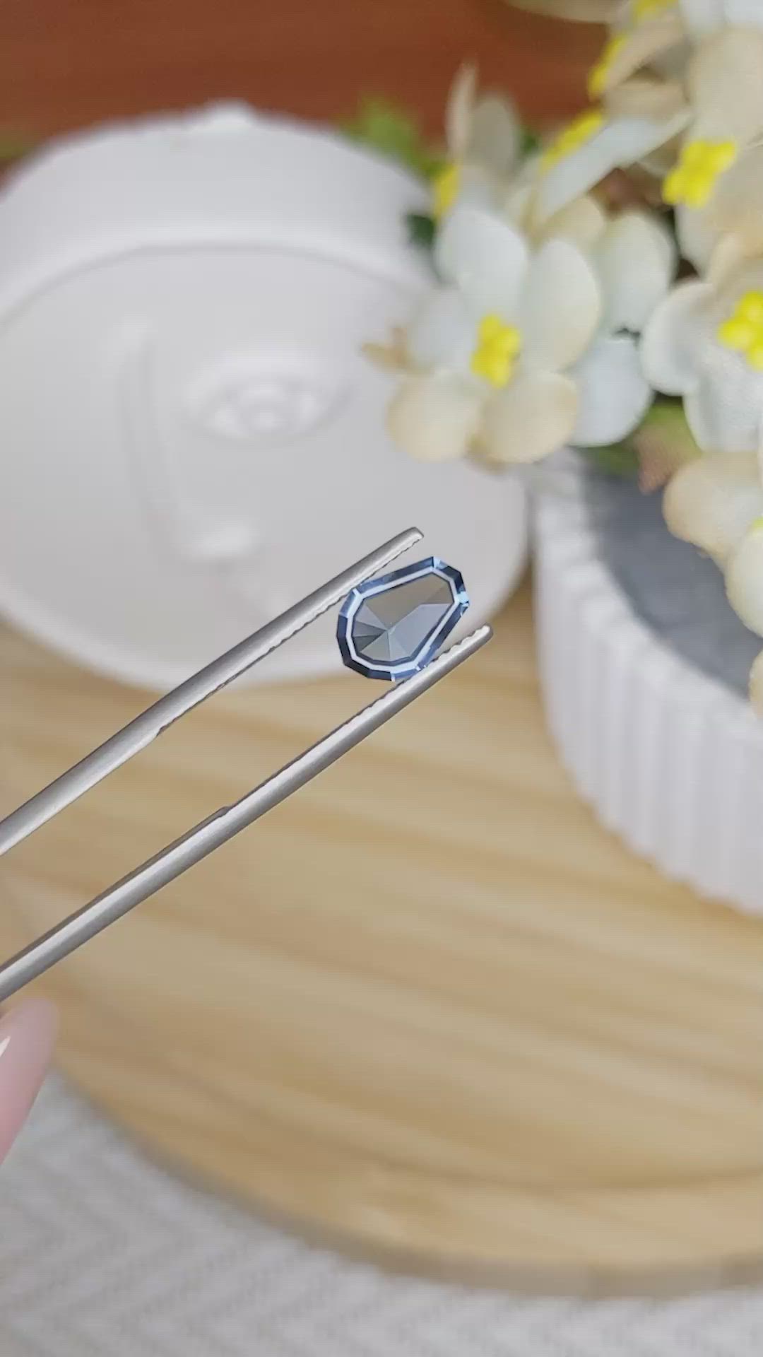 1.06 Ct. Spinel from Ceylon (Sri Lanka) Size Video