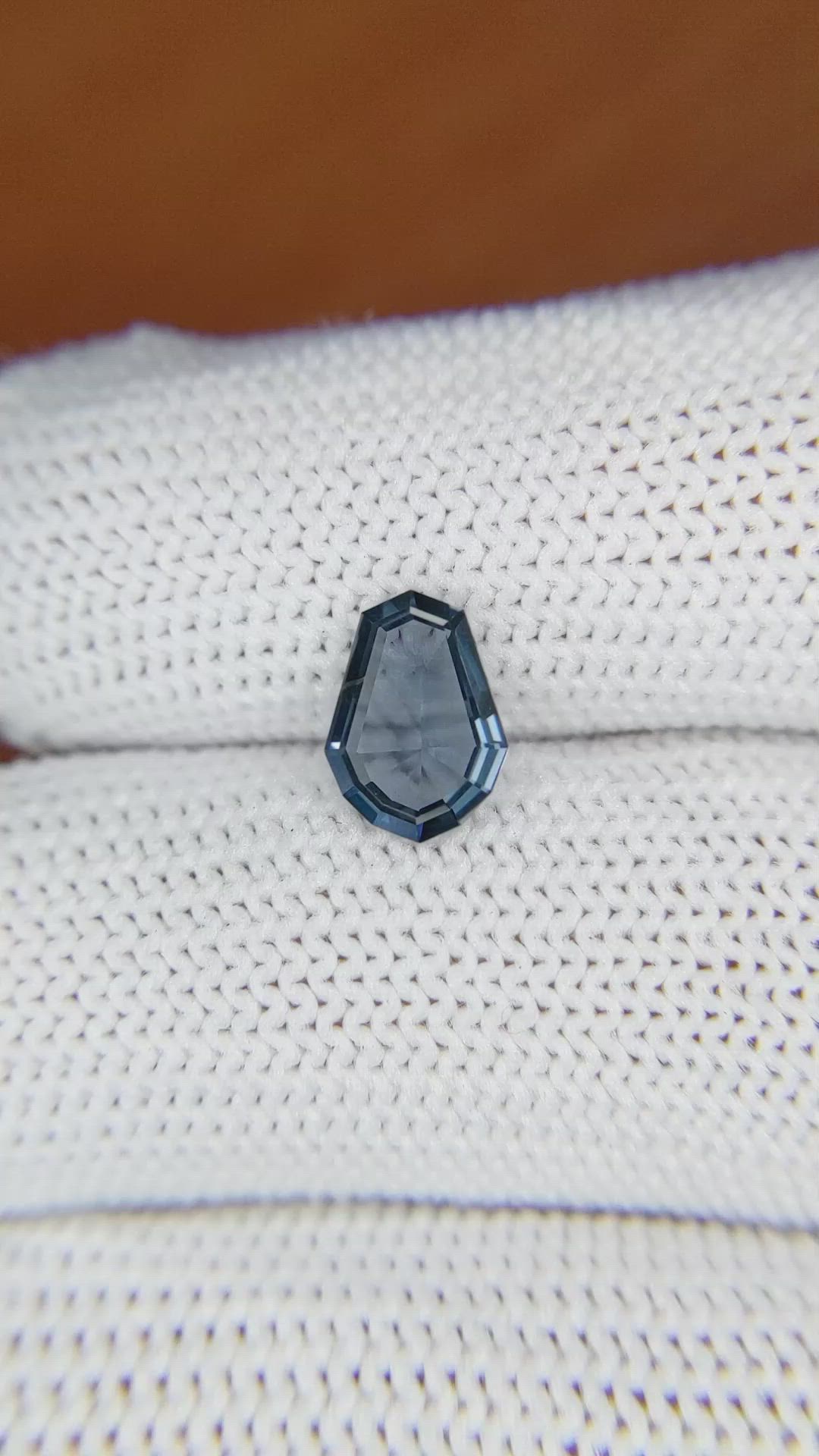 1.06 Ct. Spinel from Ceylon (Sri Lanka) Size Video