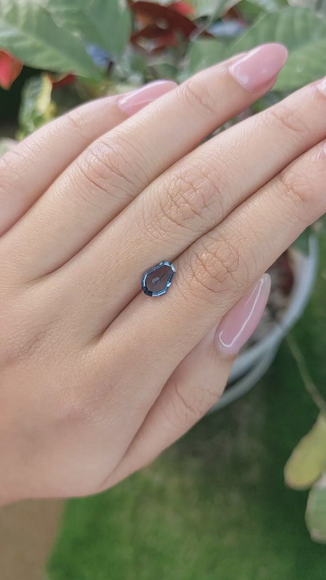 1.06 Ct. Spinel from Ceylon (Sri Lanka) Size Video