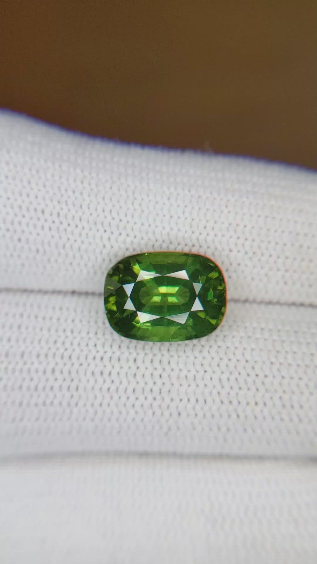 6.07 Ct. Zircon from Ceylon (Sri Lanka) Size Video