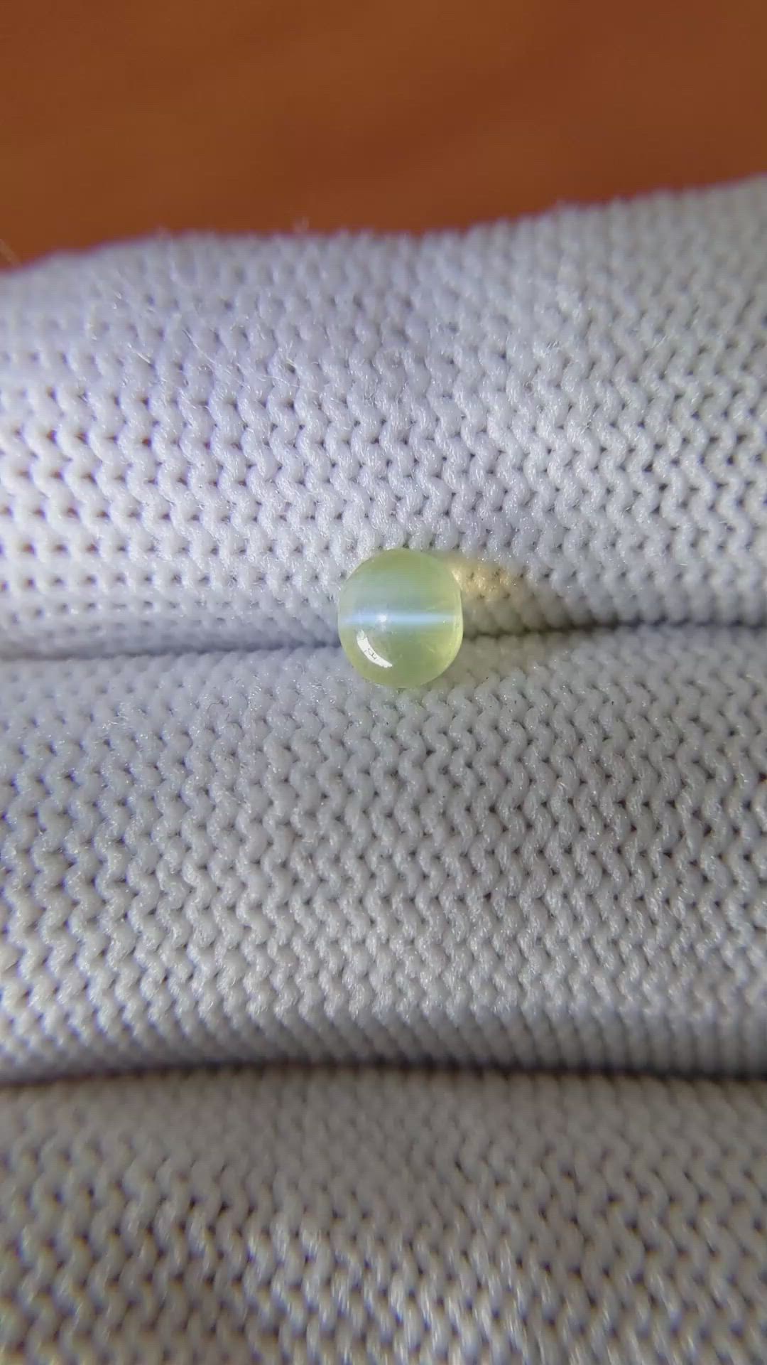 0.95 Ct. Cabochon Chrysoberyl from Ceylon (Sri Lanka) Size Video