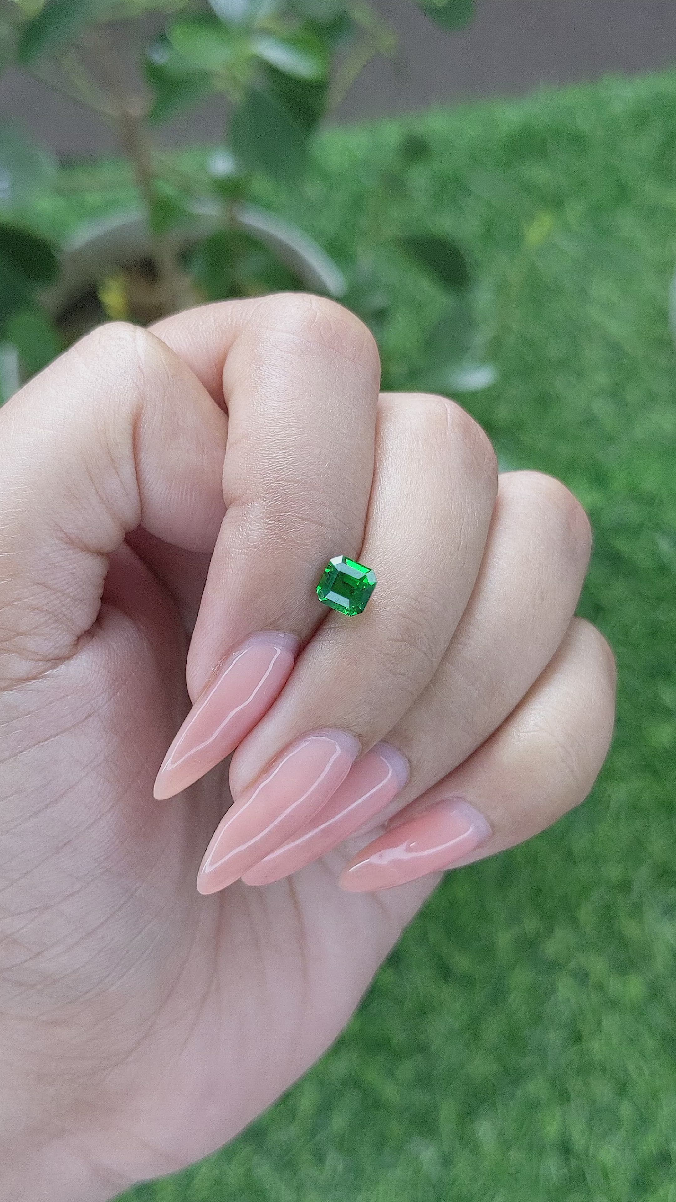 1.02 Ct. Tsavorite Garnet from Tanzania Size Video