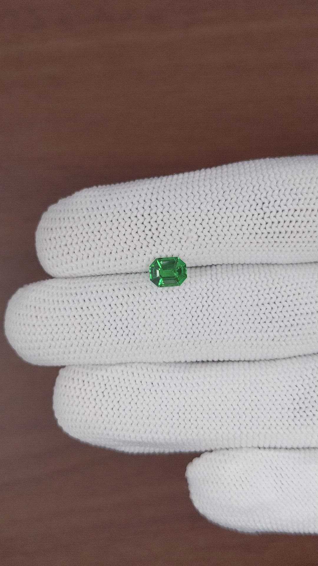 1.05 Ct. Tsavorite Garnet from Tanzania Size Video
