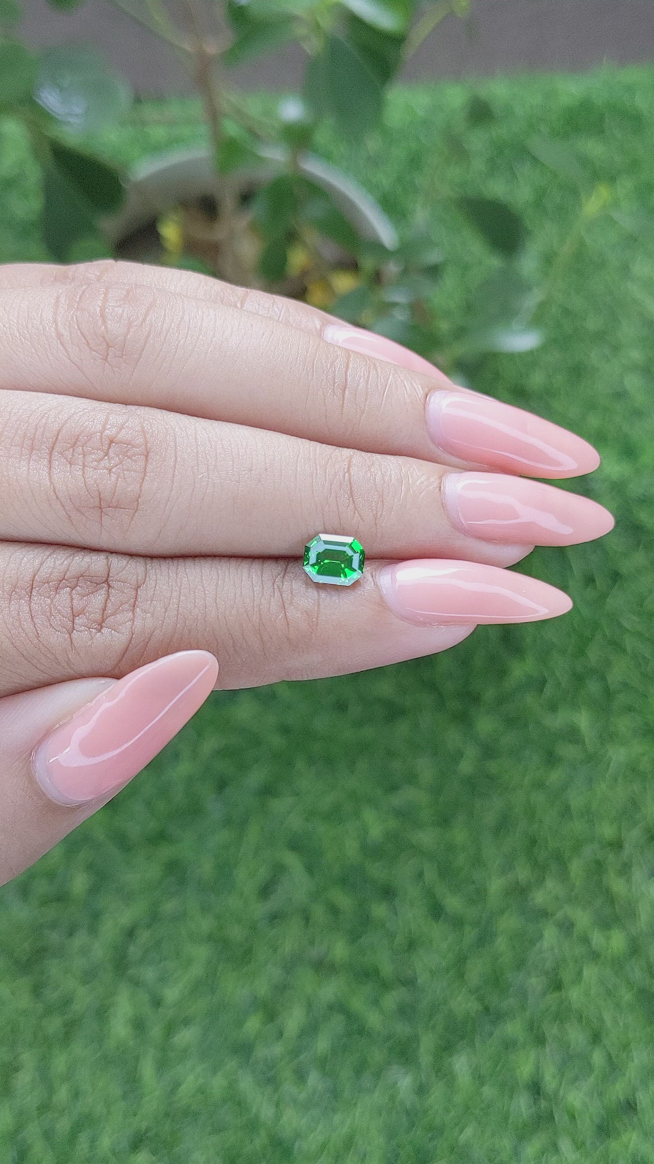 1.05 Ct. Tsavorite Garnet from Tanzania Size Video