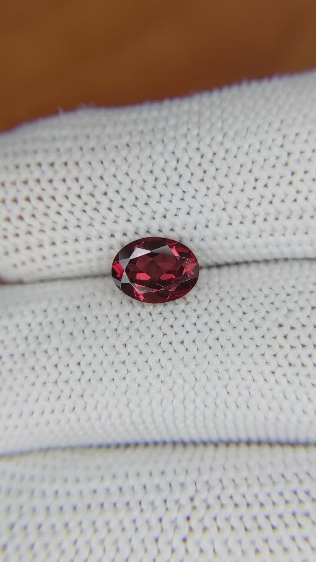 1.43 Ct. Rhodolite Garnet from Ceylon (Sri Lanka) Size Video