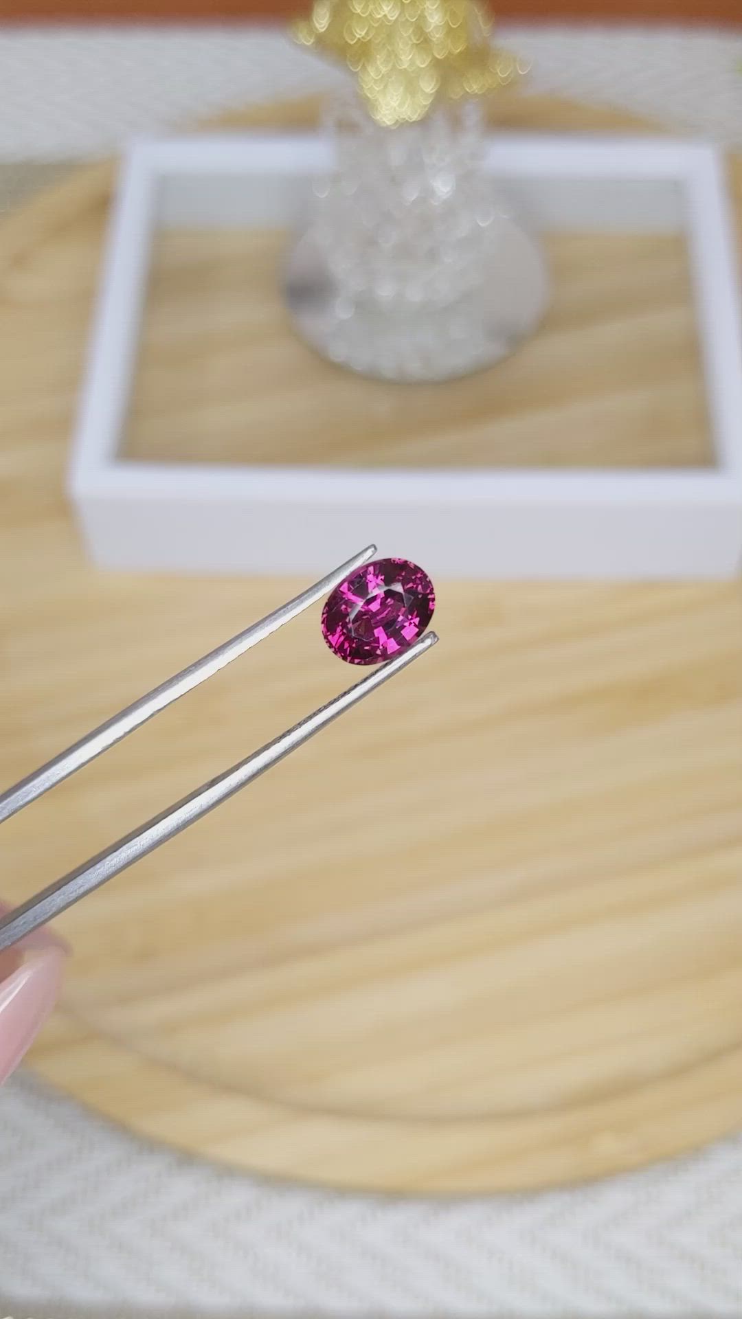 2.00 Ct. Rhodolite Garnet from Ceylon (Sri Lanka) Size Video