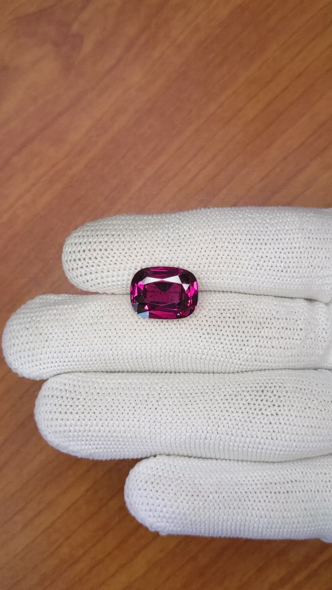 7.25 Ct. Garnet from Ceylon (Sri Lanka) Size Video