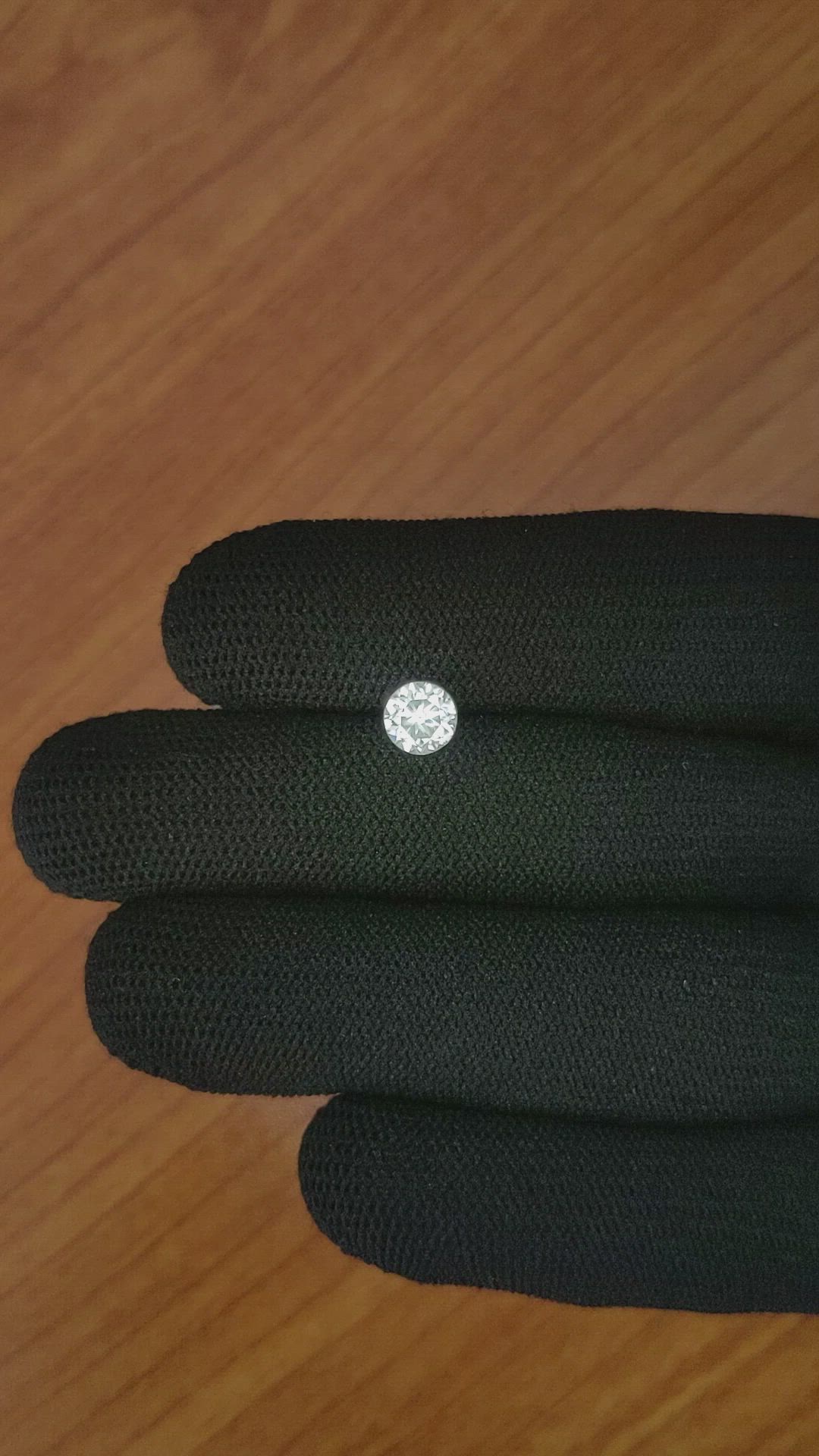 1.23 Ct. Zircon from Ceylon (Sri Lanka) Size Video