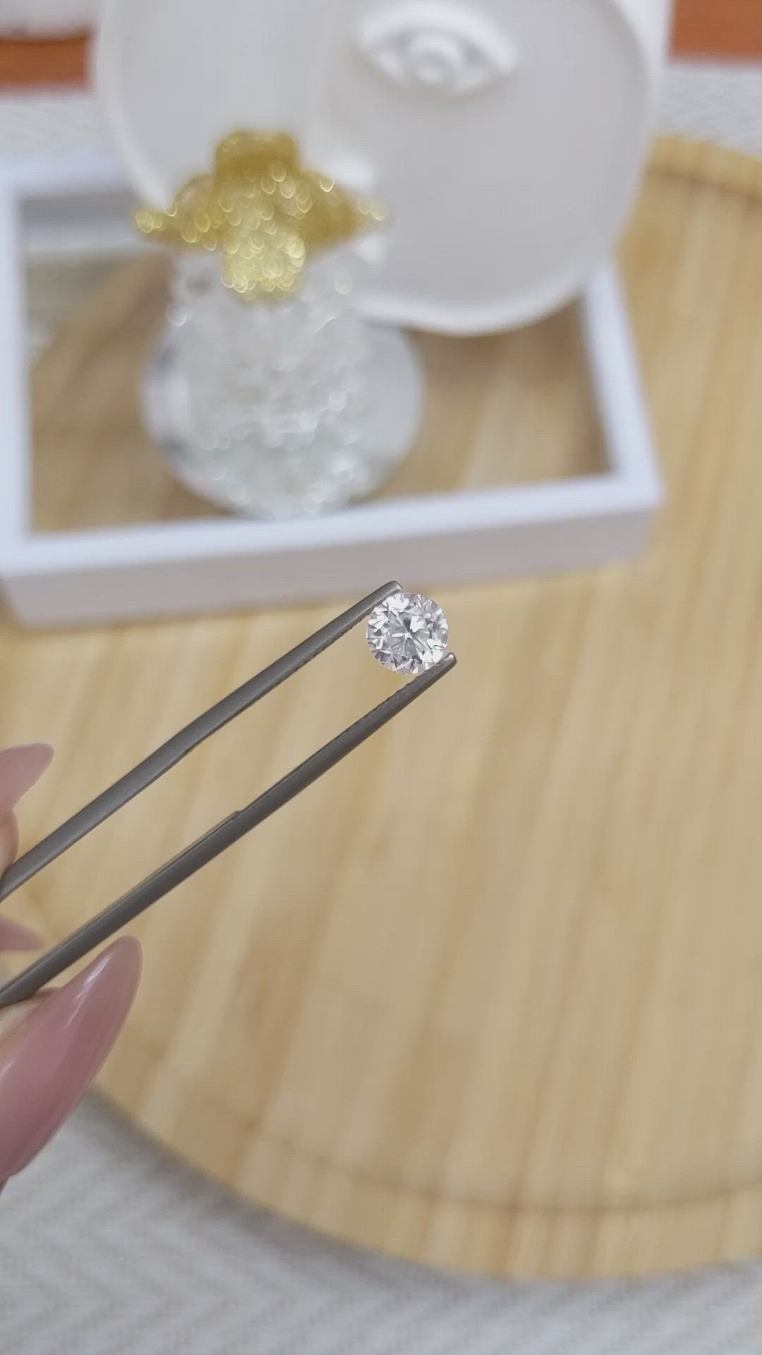 1.29 Ct. Zircon from Ceylon (Sri Lanka) Size Video