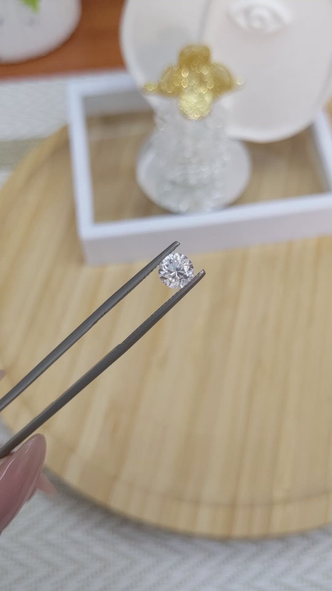 1.21 Ct. Zircon from Ceylon (Sri Lanka) Size Video