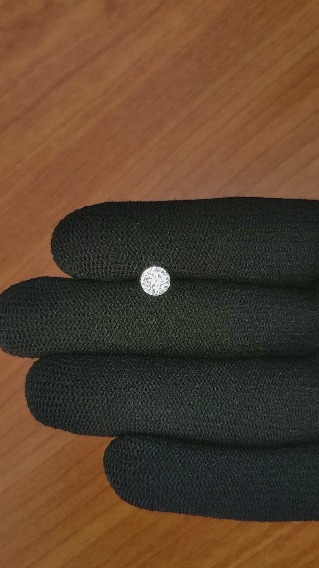 1.03 Ct. Zircon from Ceylon (Sri Lanka) Size Video