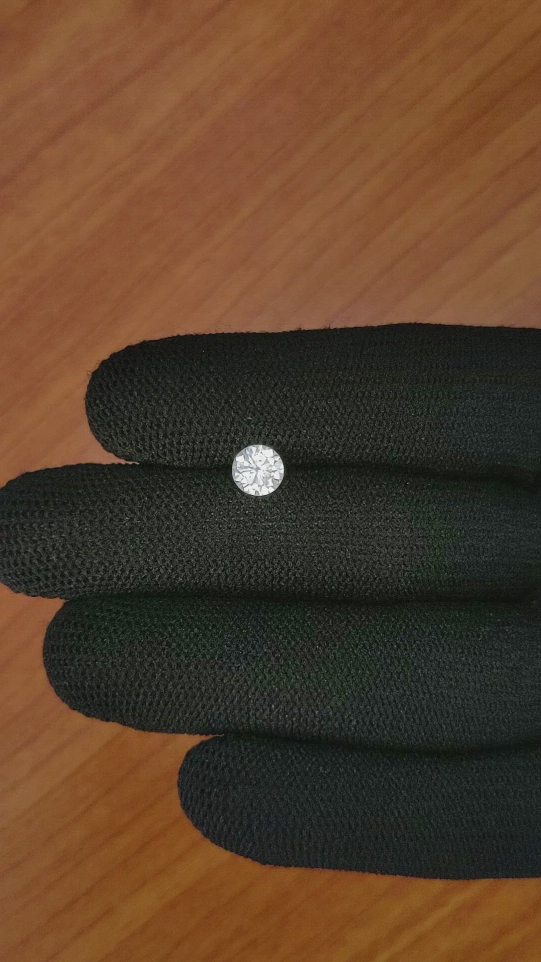 1.11 Ct. Zircon from Ceylon (Sri Lanka) Size Video