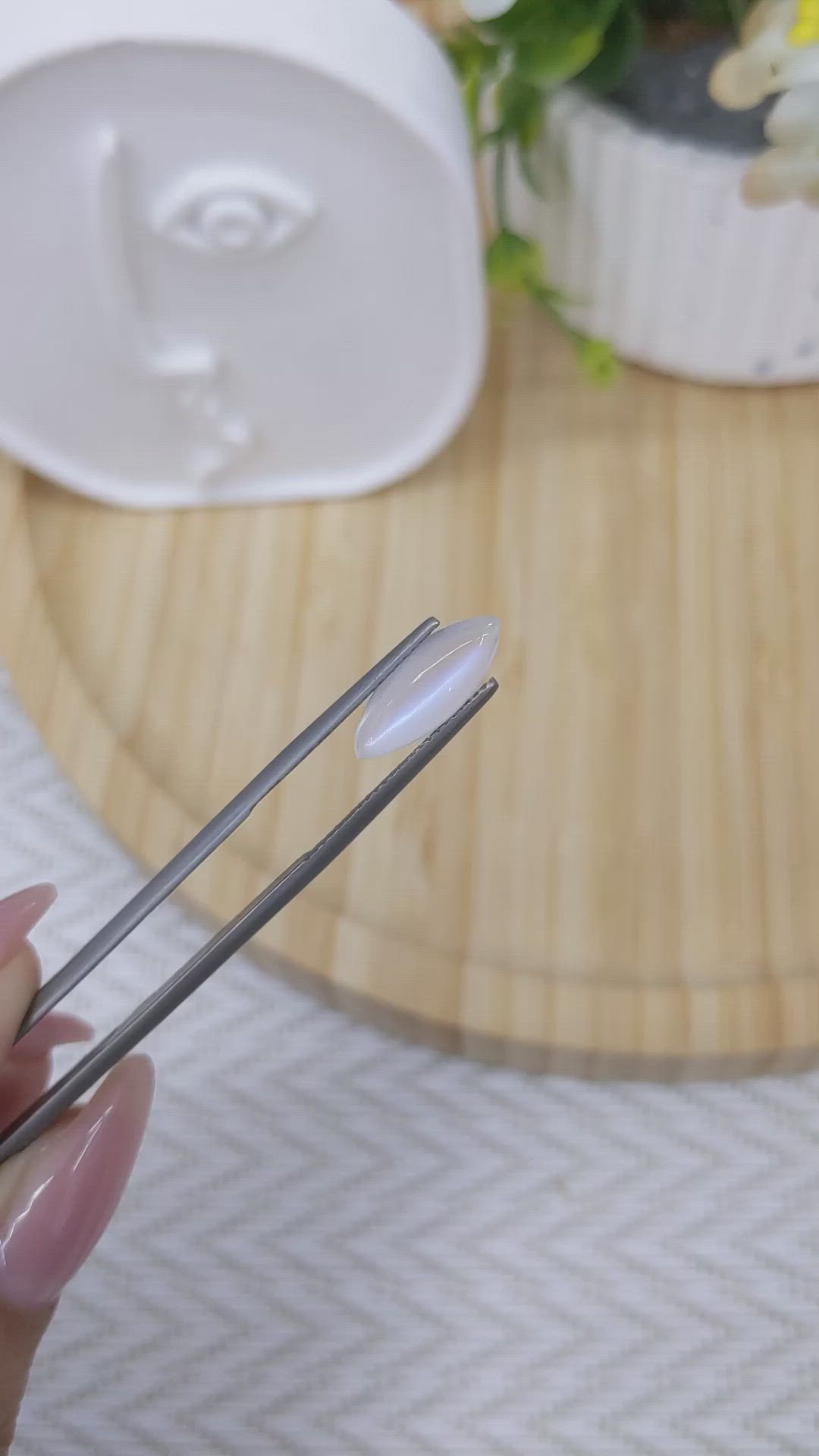 2.48 Ct. Cabochon Moonstone from Ceylon (Sri Lanka) Size Video