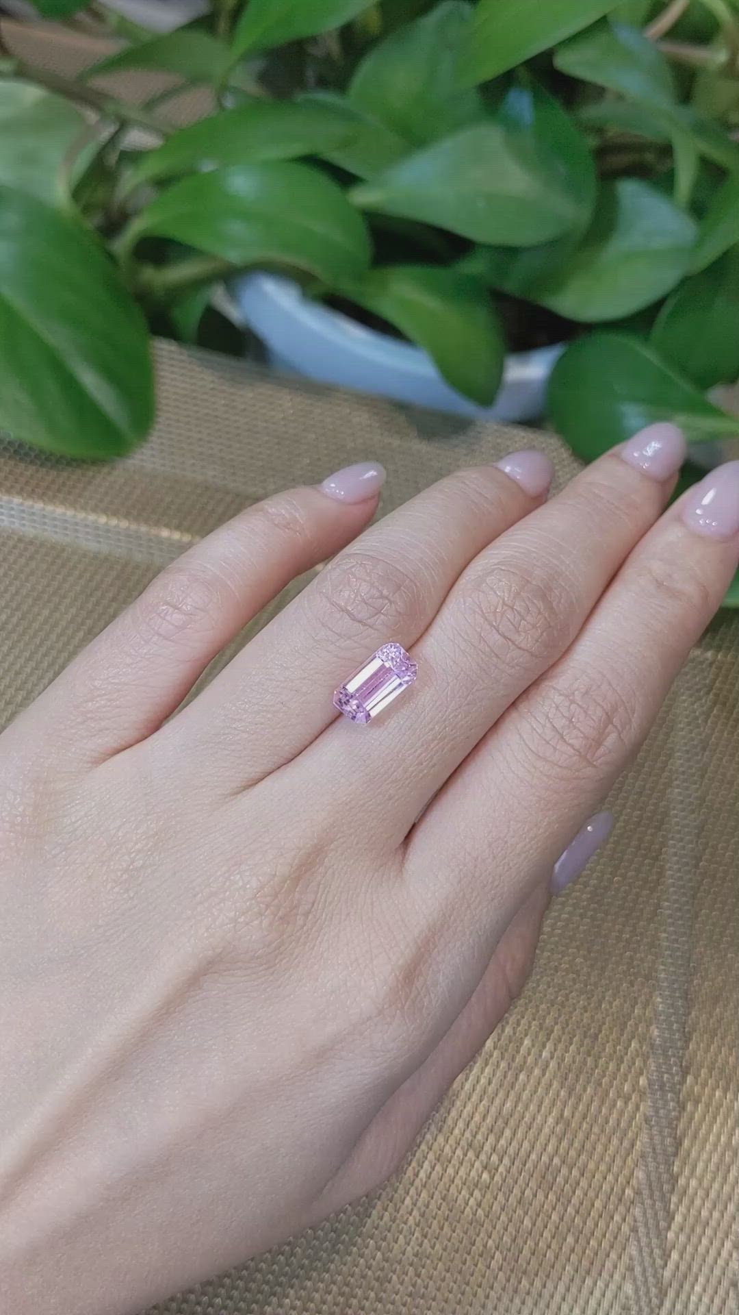 4.04 Ct. Kunzite from Afghanistan Size Video