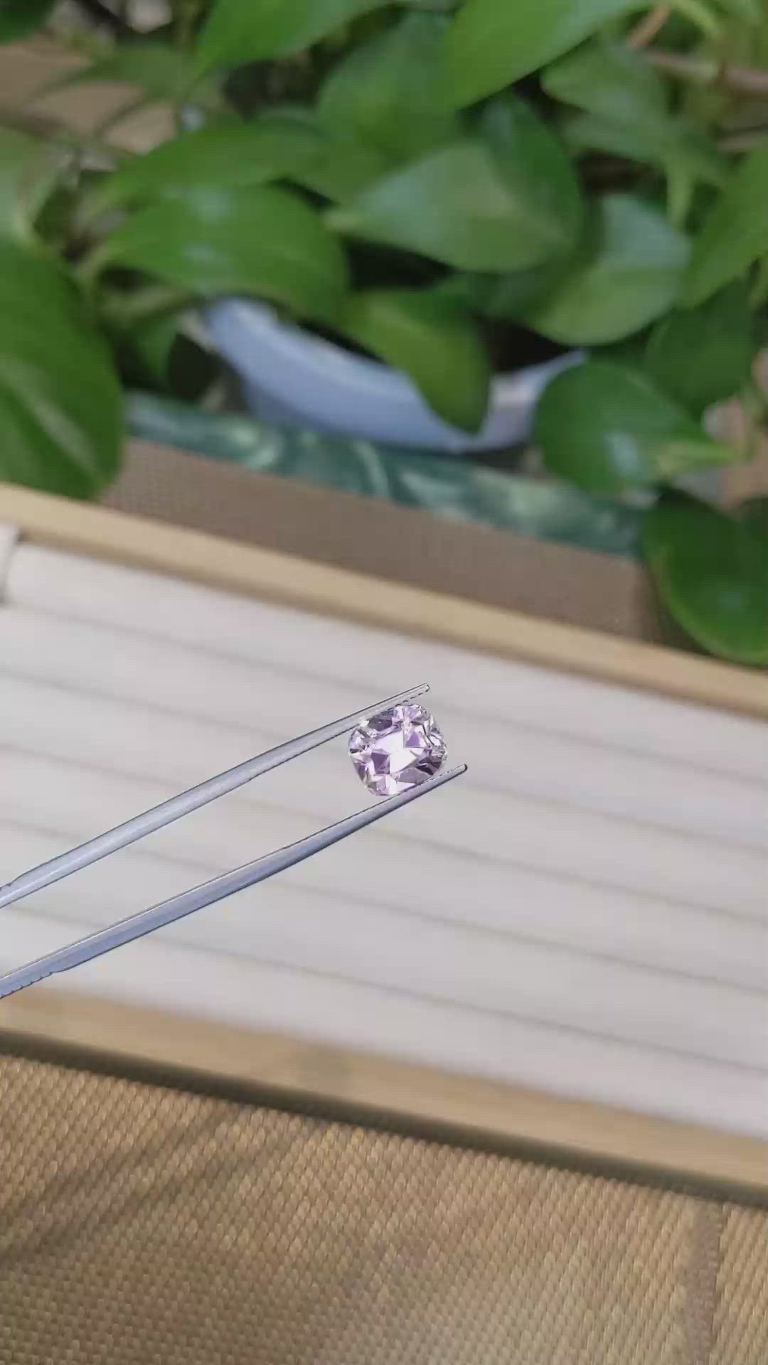5.70 Ct. Kunzite from Afghanistan Size Video