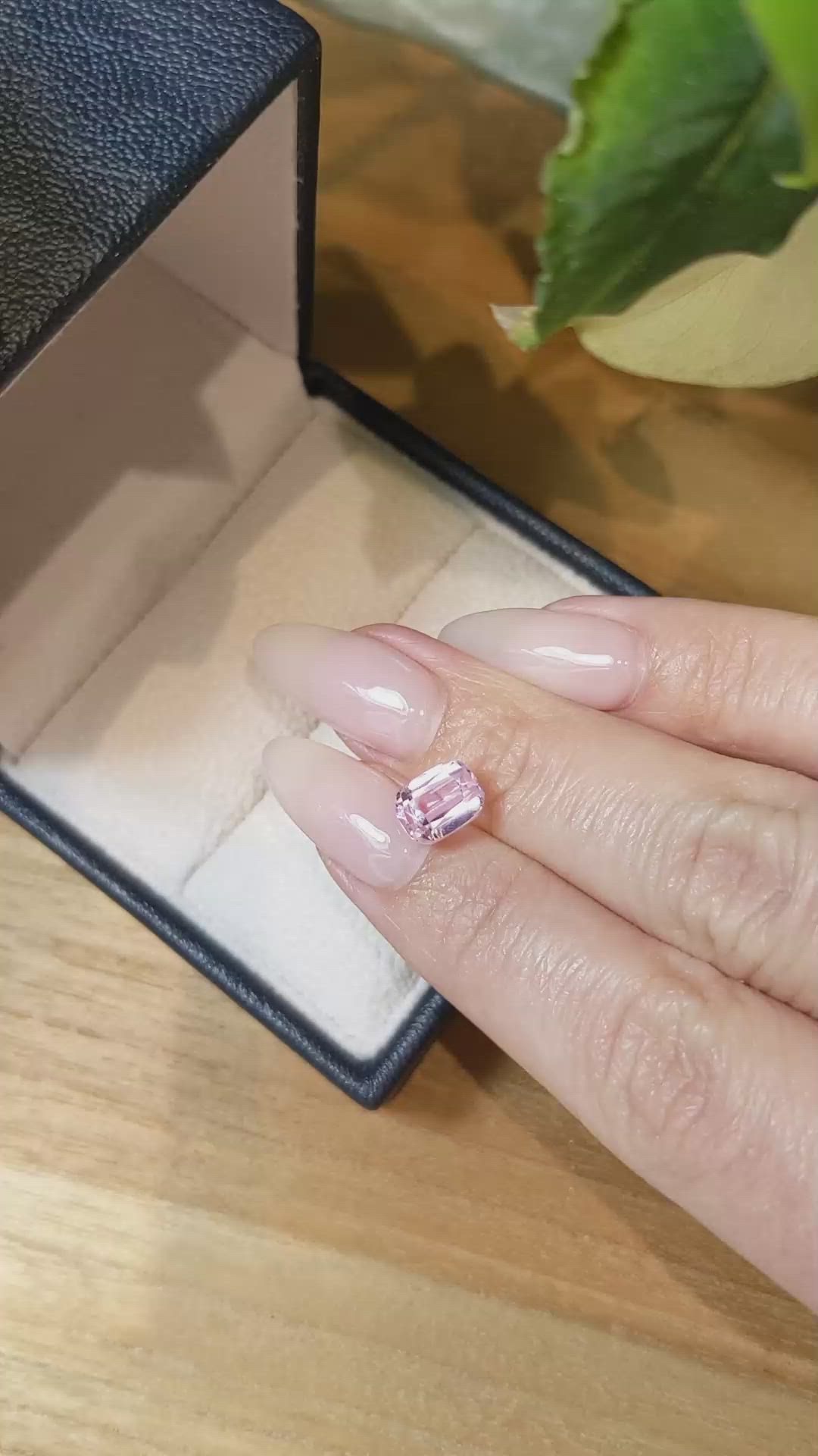 2.86 Ct. Kunzite from Afghanistan Size Video