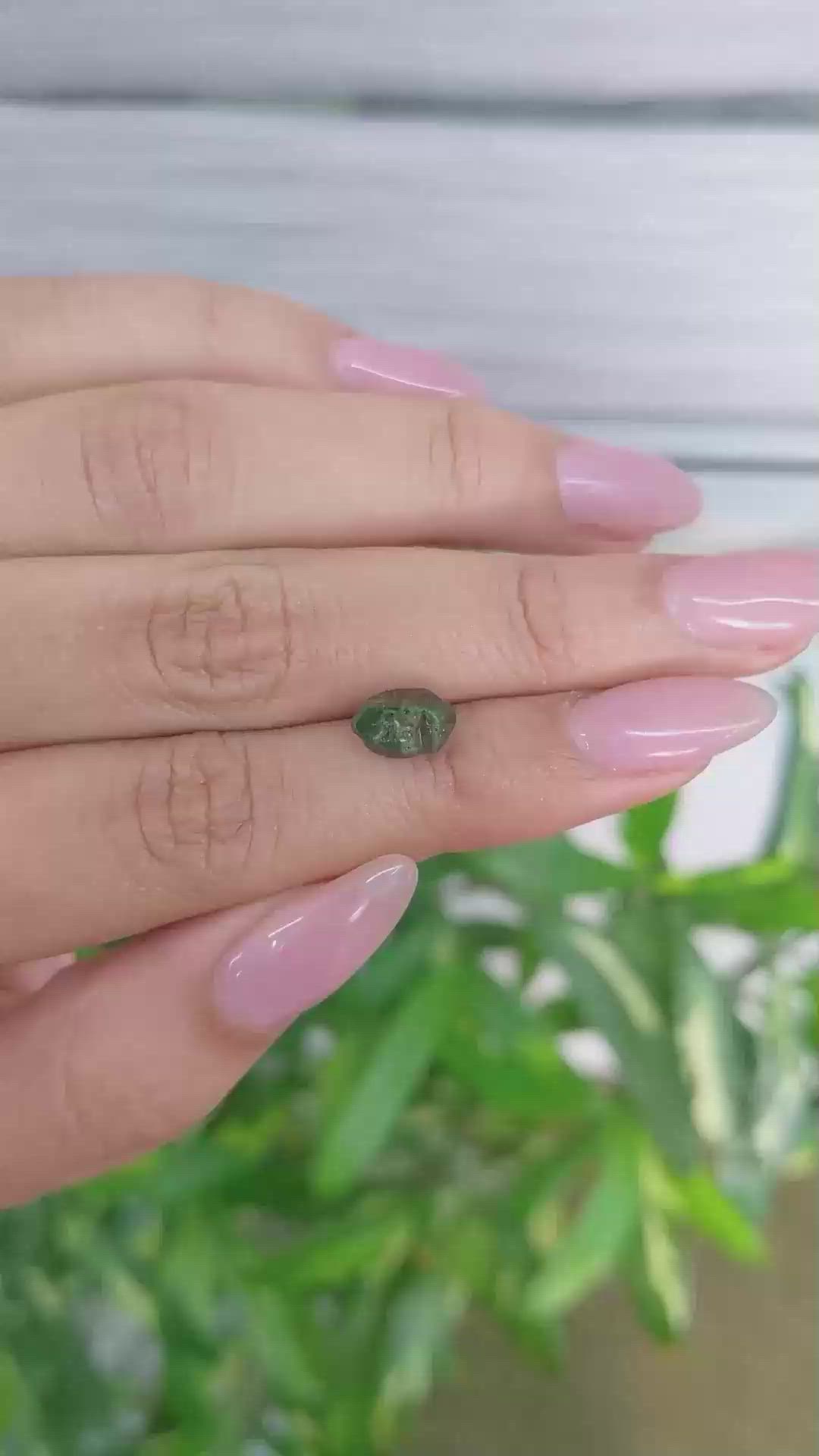 2.33 Ct. Alexandrite from Ceylon (Sri Lanka) Size Video