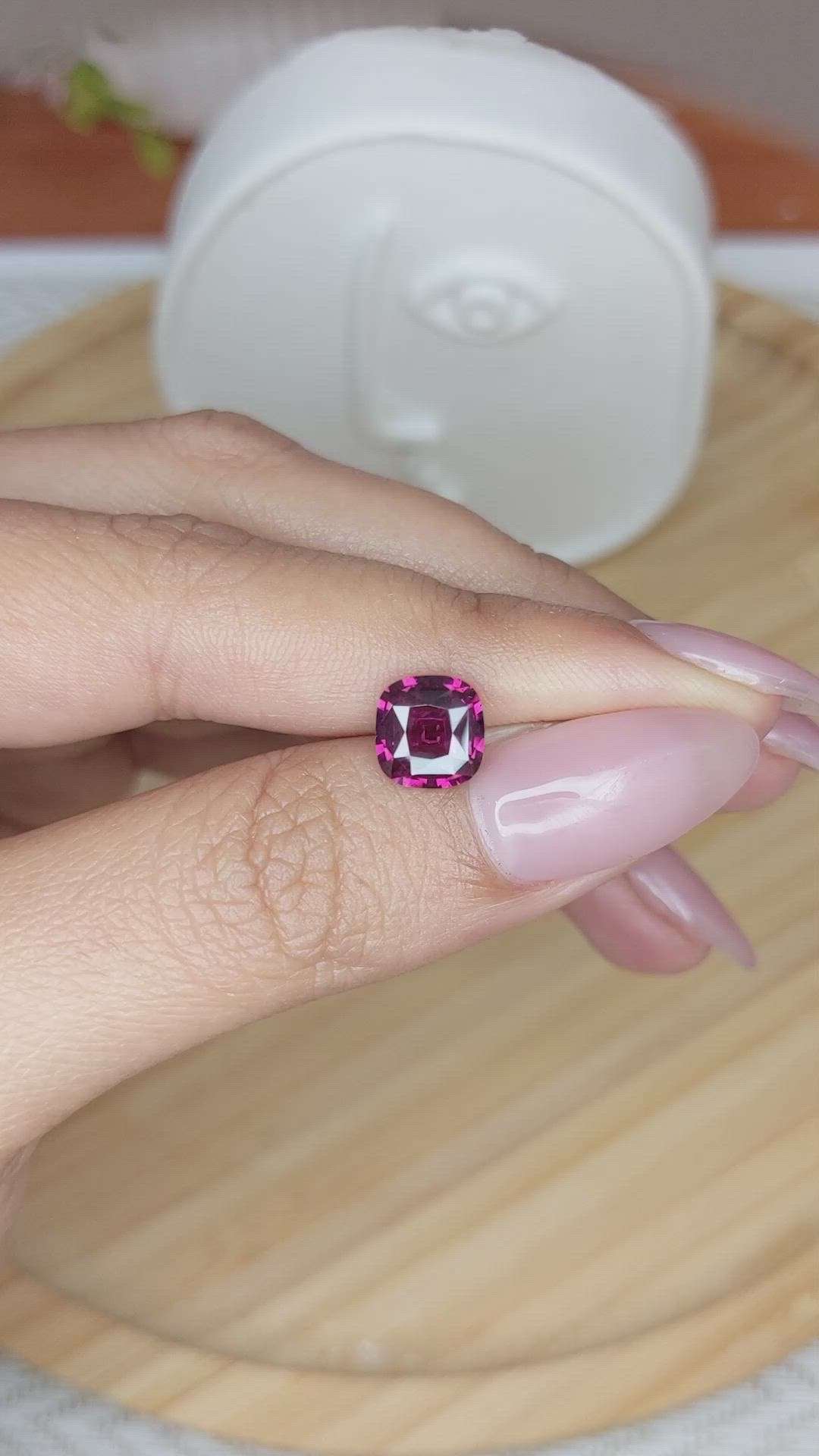 2.34 Ct. Rhodolite Garnet from Ceylon (Sri Lanka) Size Video