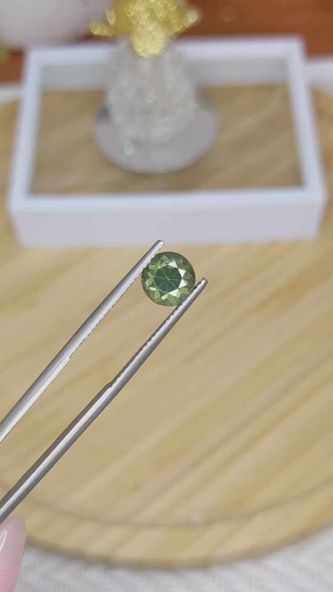 2.12 Ct. Zircon from Ceylon (Sri Lanka) Size Video