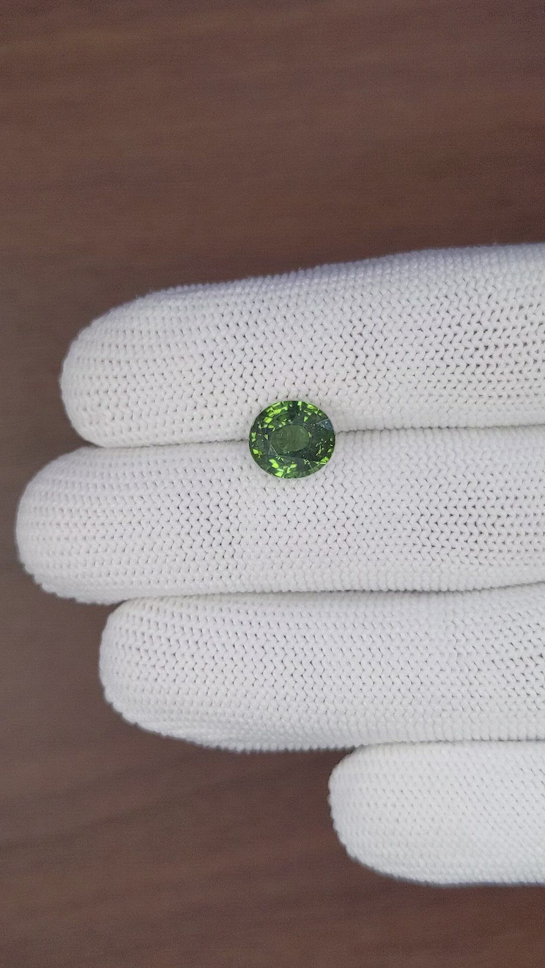 4.07 Ct. Zircon from Ceylon (Sri Lanka) Size Video