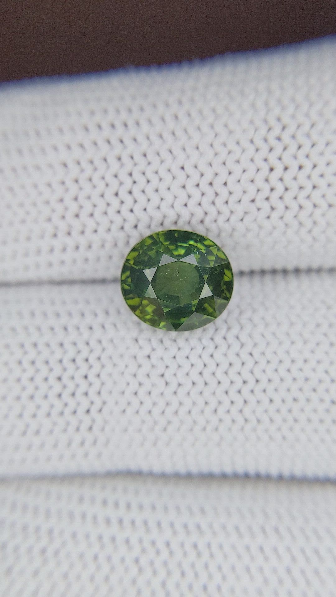 4.07 Ct. Zircon from Ceylon (Sri Lanka) Size Video