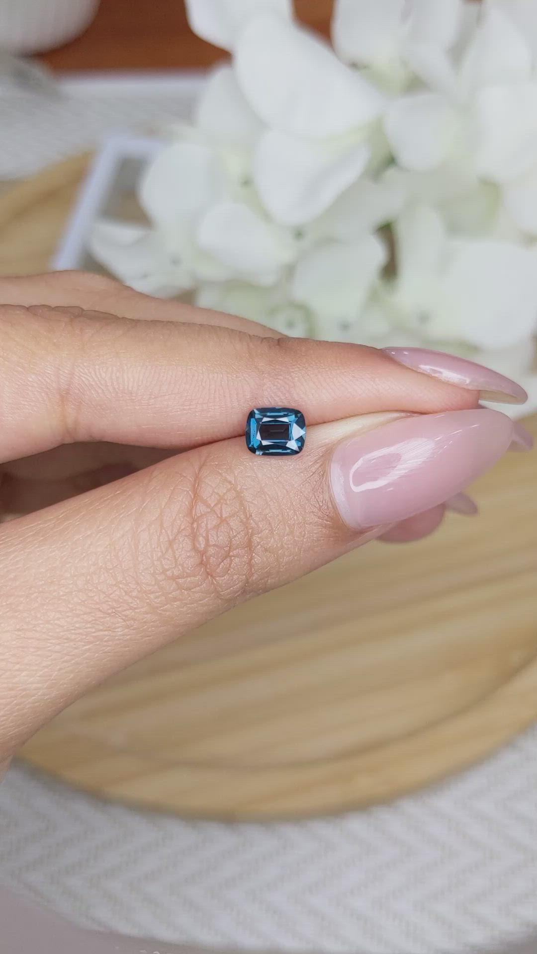 0.84 Ct. Spinel from Ceylon (Sri Lanka) Size Video