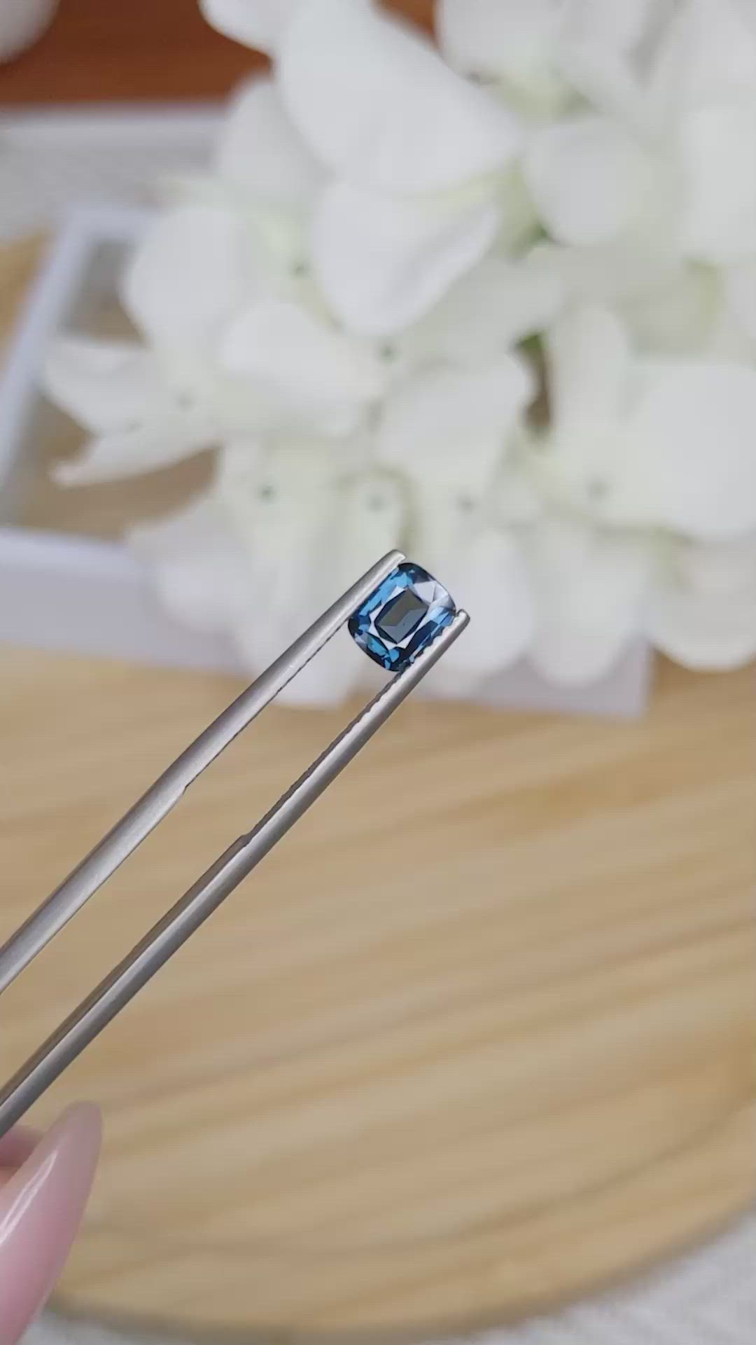 0.84 Ct. Spinel from Ceylon (Sri Lanka) Size Video