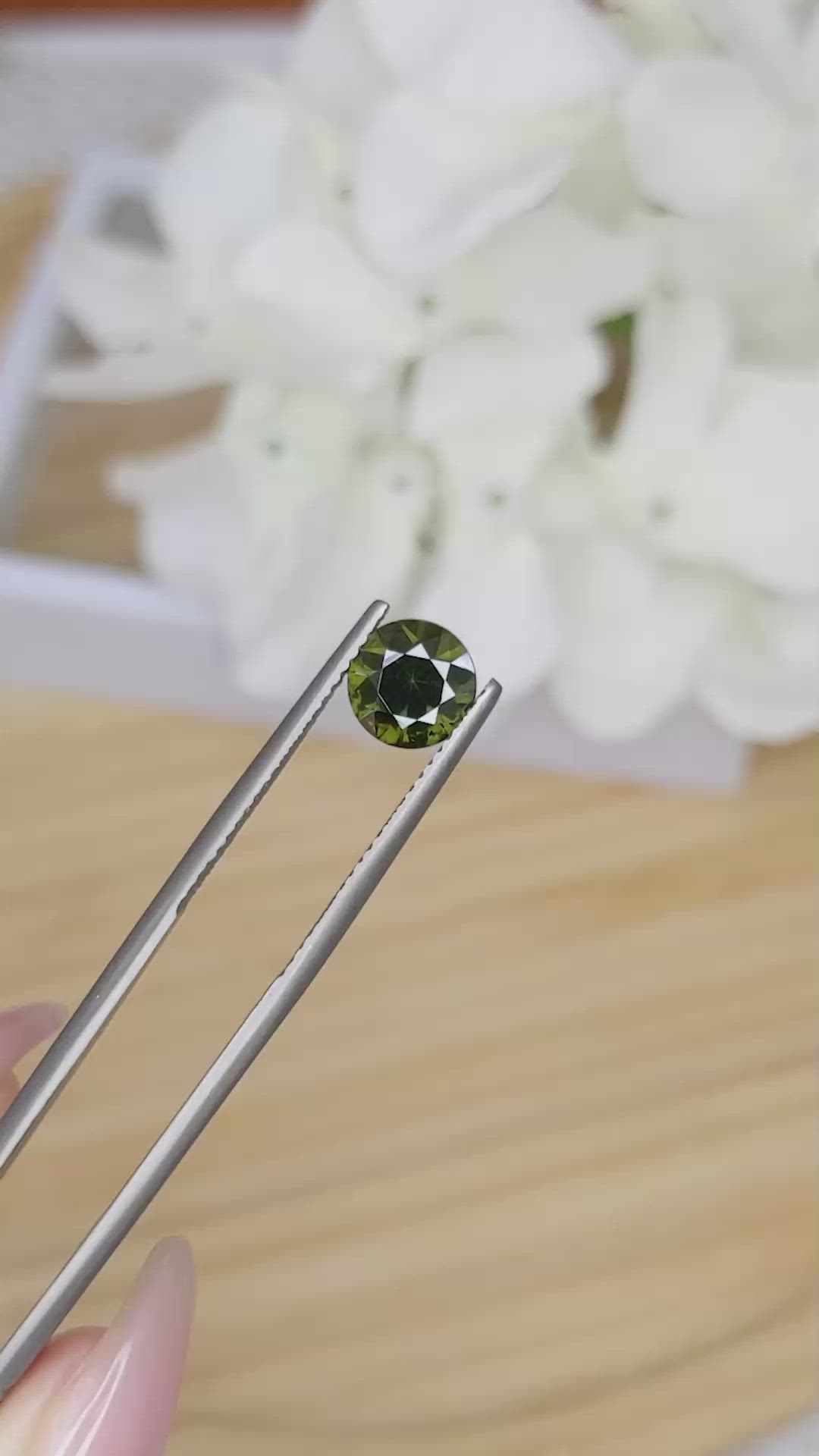 1.61 Ct. Zircon from Ceylon (Sri Lanka) Size Video