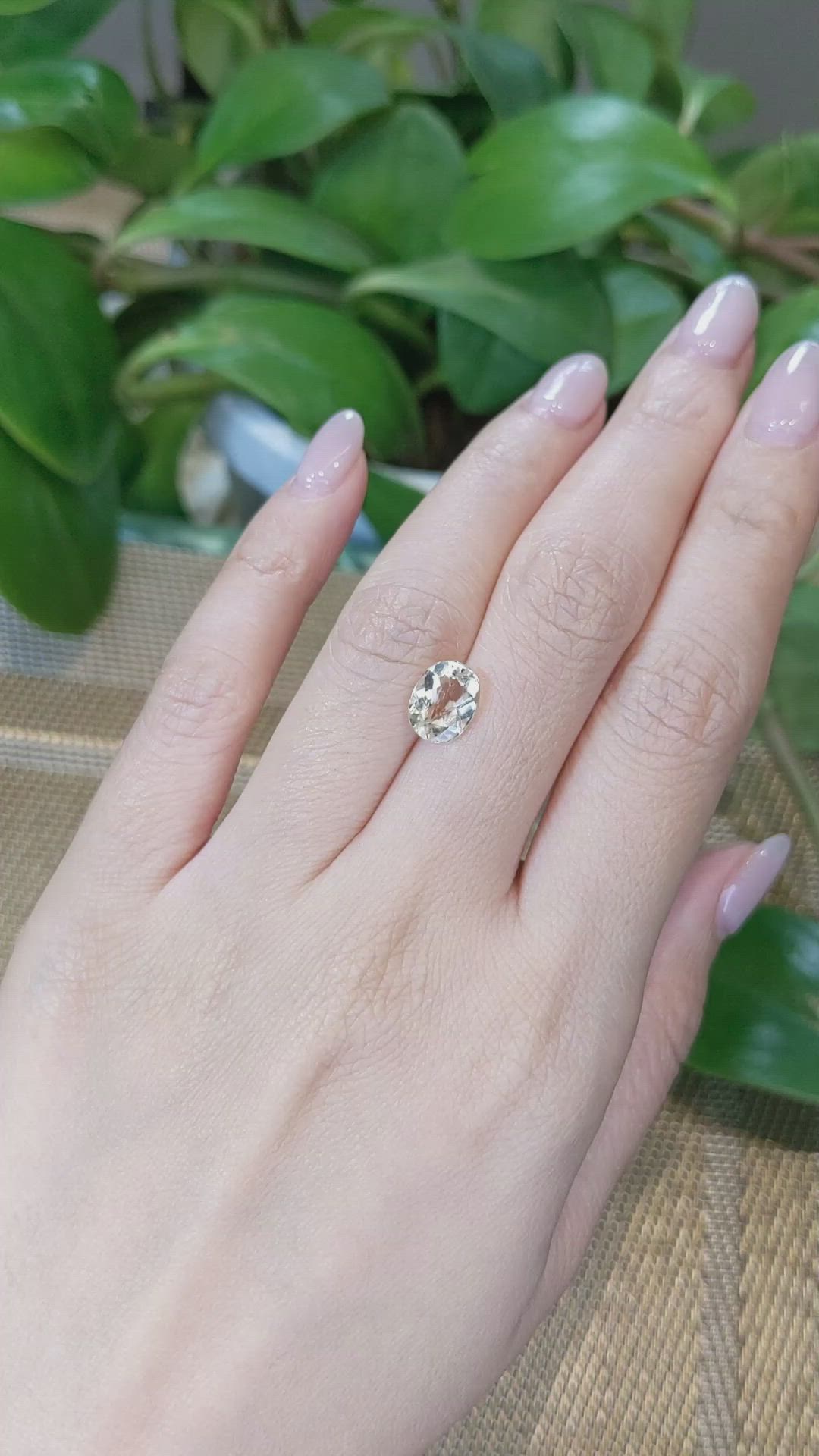 1.89 Ct. Heliodor from Pakistan Size Video