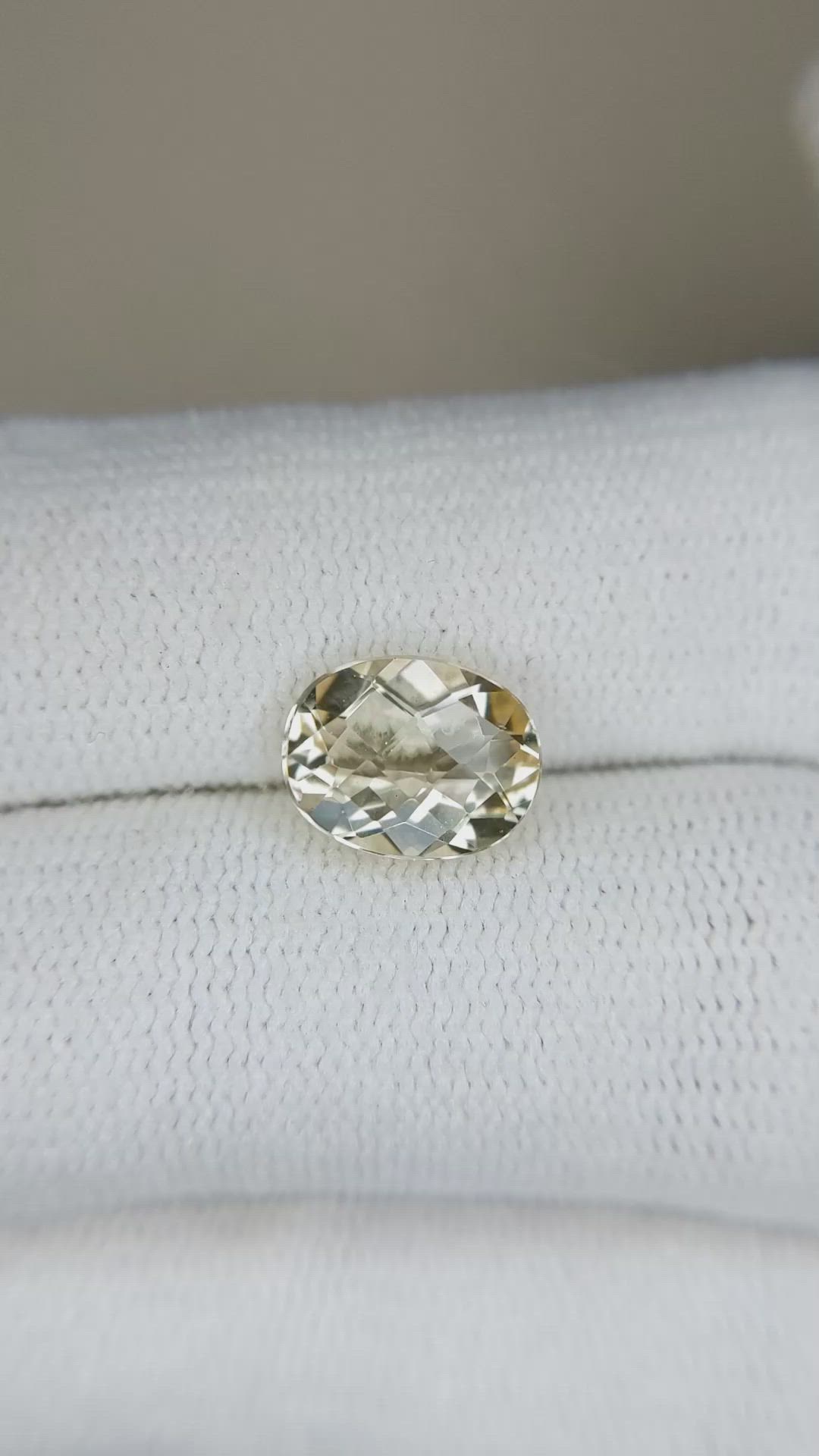 1.89 Ct. Heliodor from Pakistan Size Video